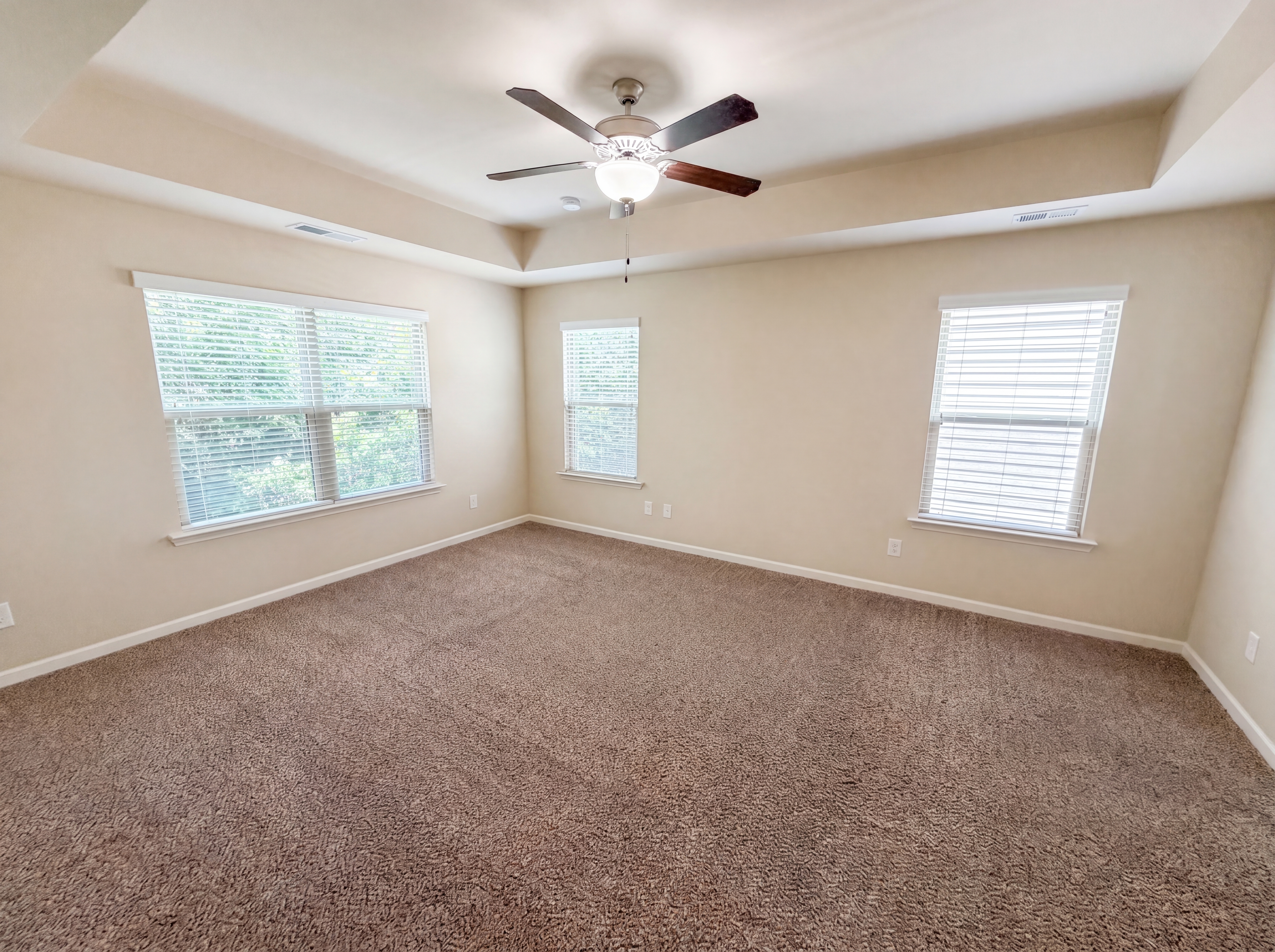 Photo 4 of 22 of 1357 Balvaird Dr, Lawrenceville, GA