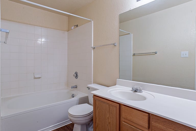 Photo 6 of 21 - 956 Marble Pt, San Antonio, TX 78251