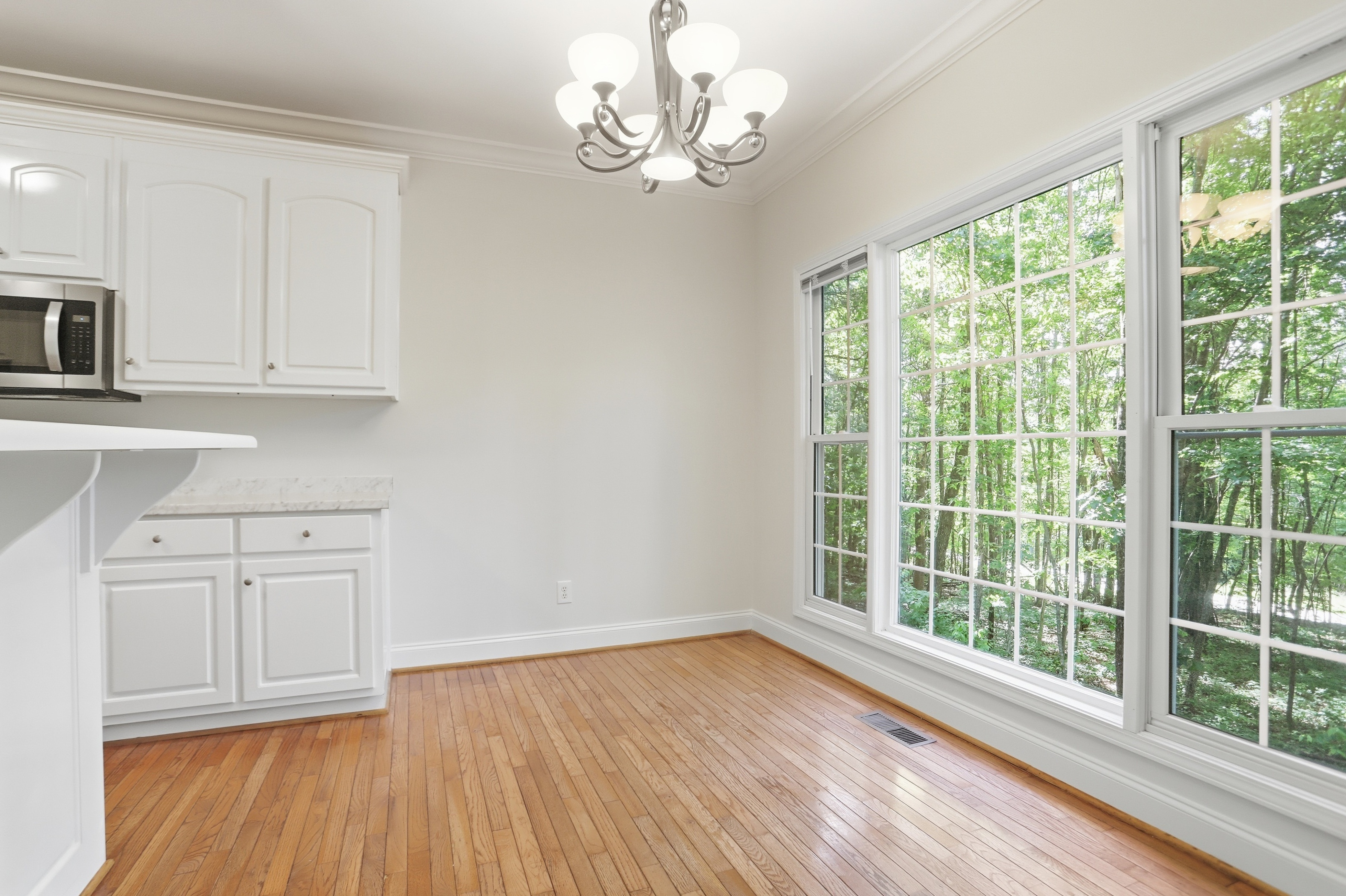 Photo 14 of 34 of 940 Cider Ridge Ct, Clarkesville, GA