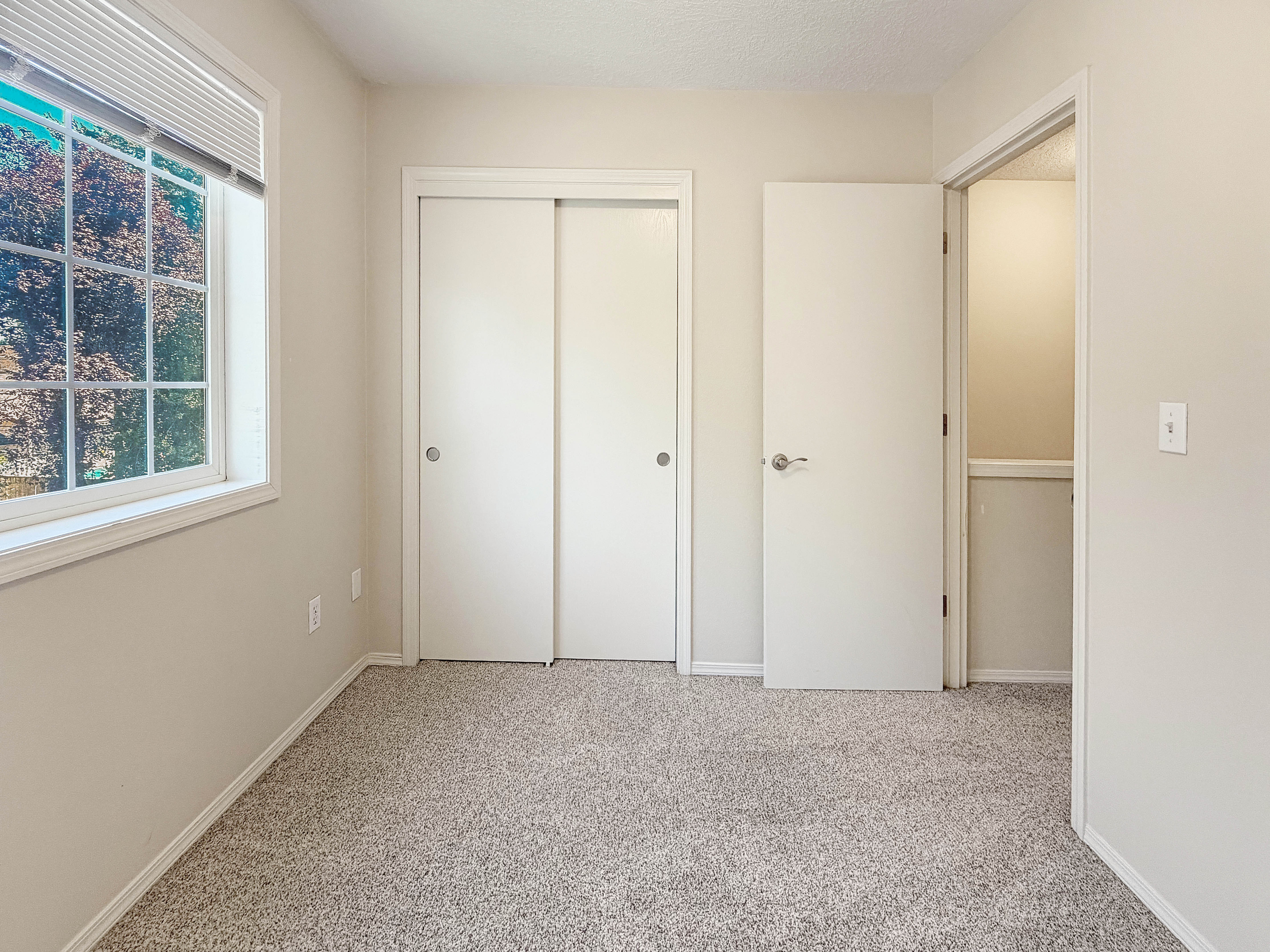 Photo 14 of 17 of 61 SE 171st Ave, Portland, OR
