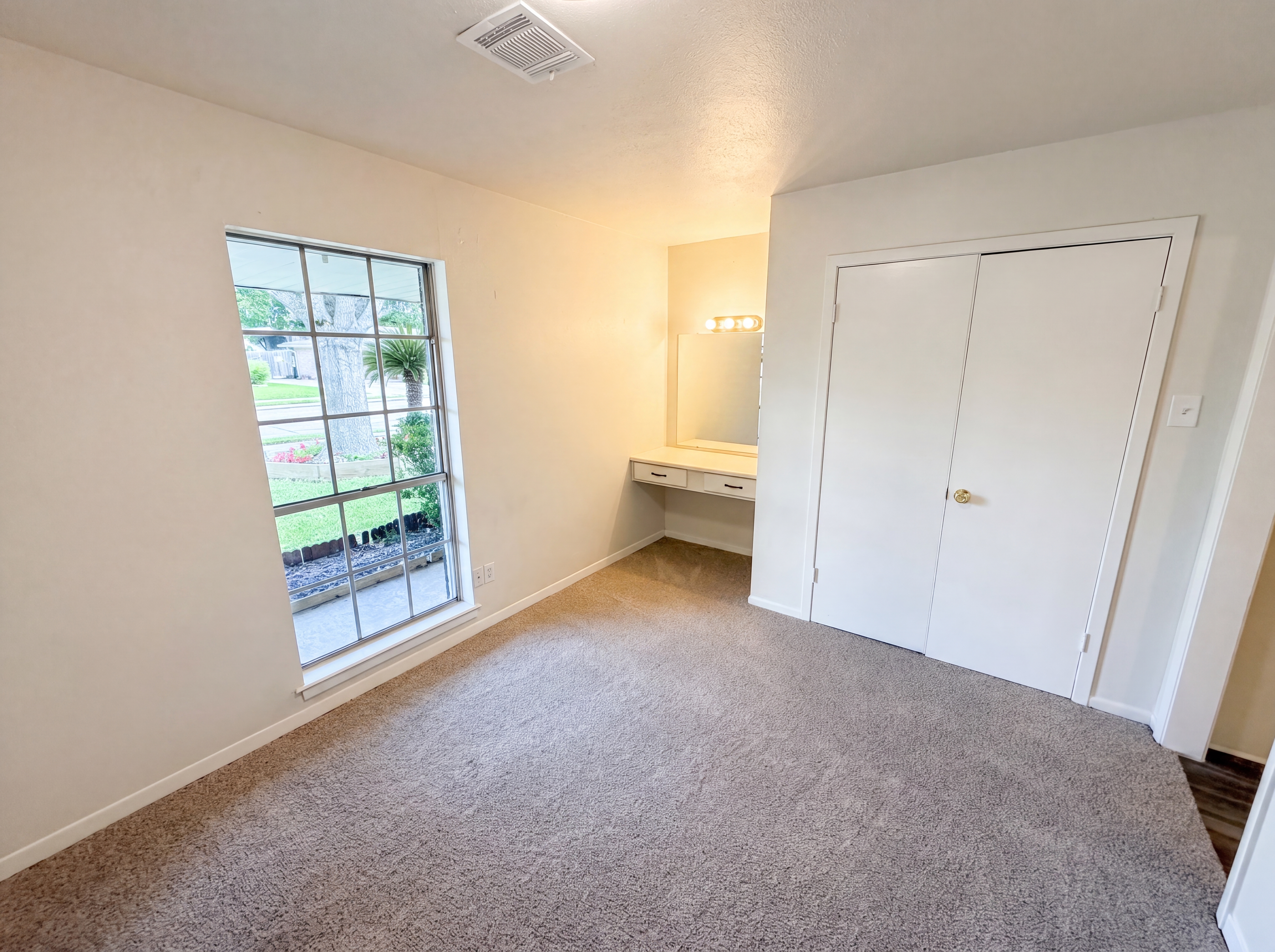 Photo 16 of 26 of 910 Luella Ave, Deer Park, TX