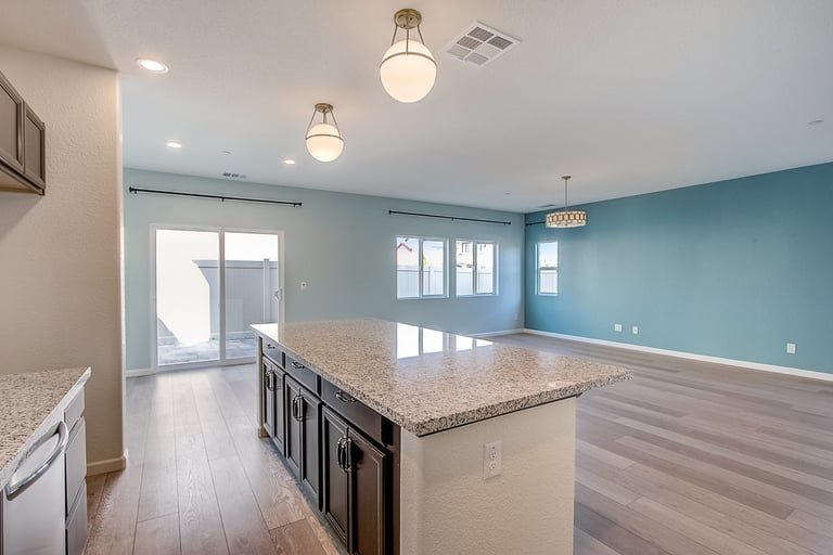 Photo 5 of 30 - 1321 Harvest Glen Way, Sacramento, CA 95834