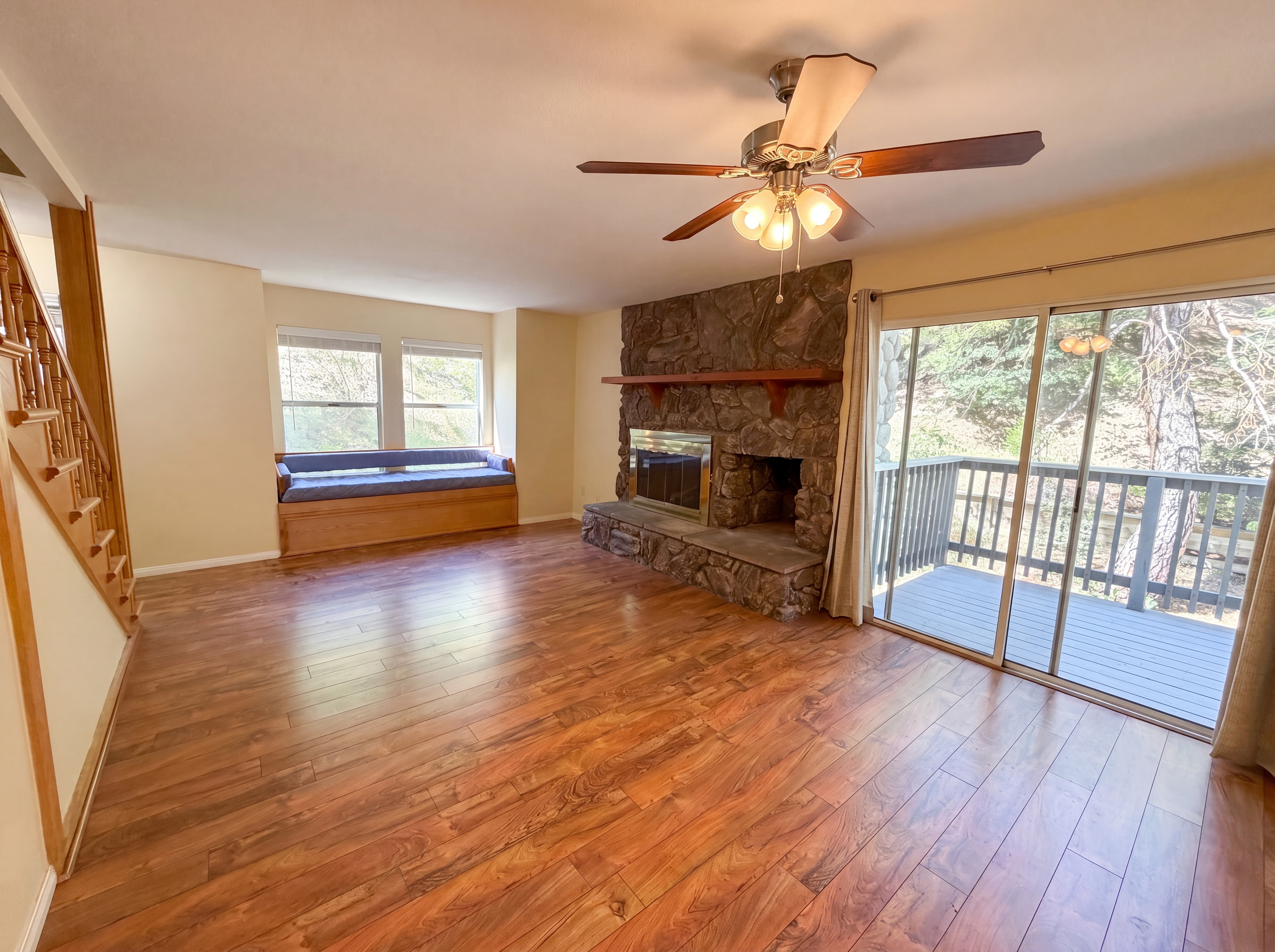 Photo 3 of 20 of 21778 Ridge Dr, Cedarpines Park, CA