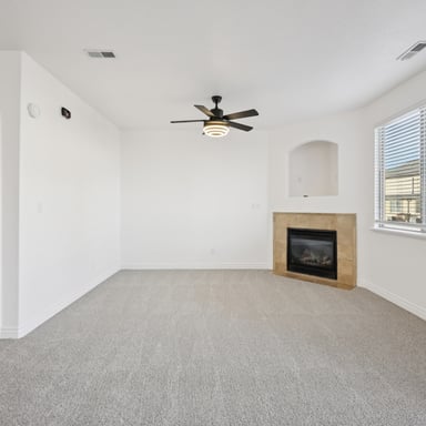 Property photo 3 of 625 N 220 E