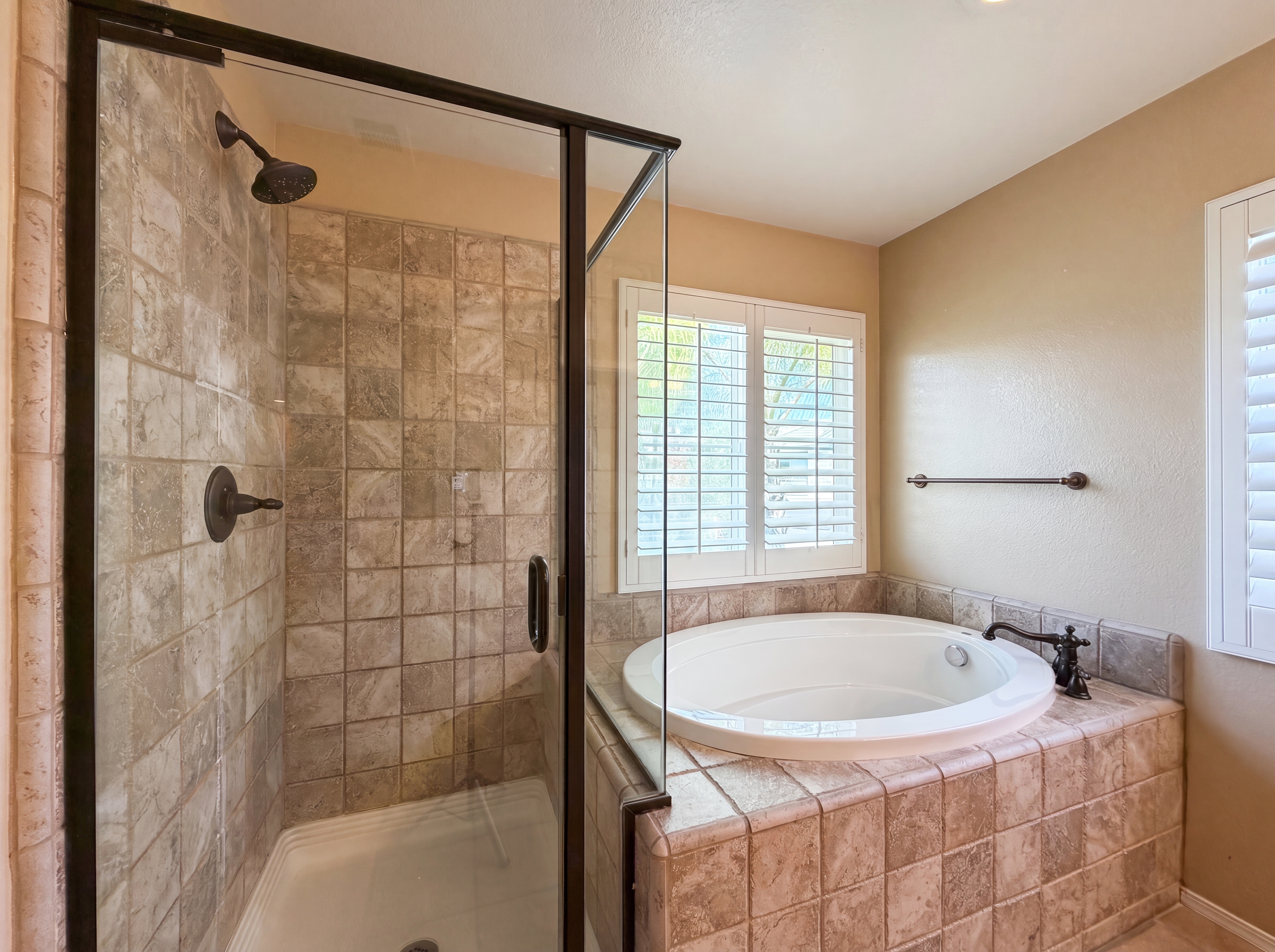 Photo 16 of 26 of 29202 Cowboy Ct, Valencia, CA