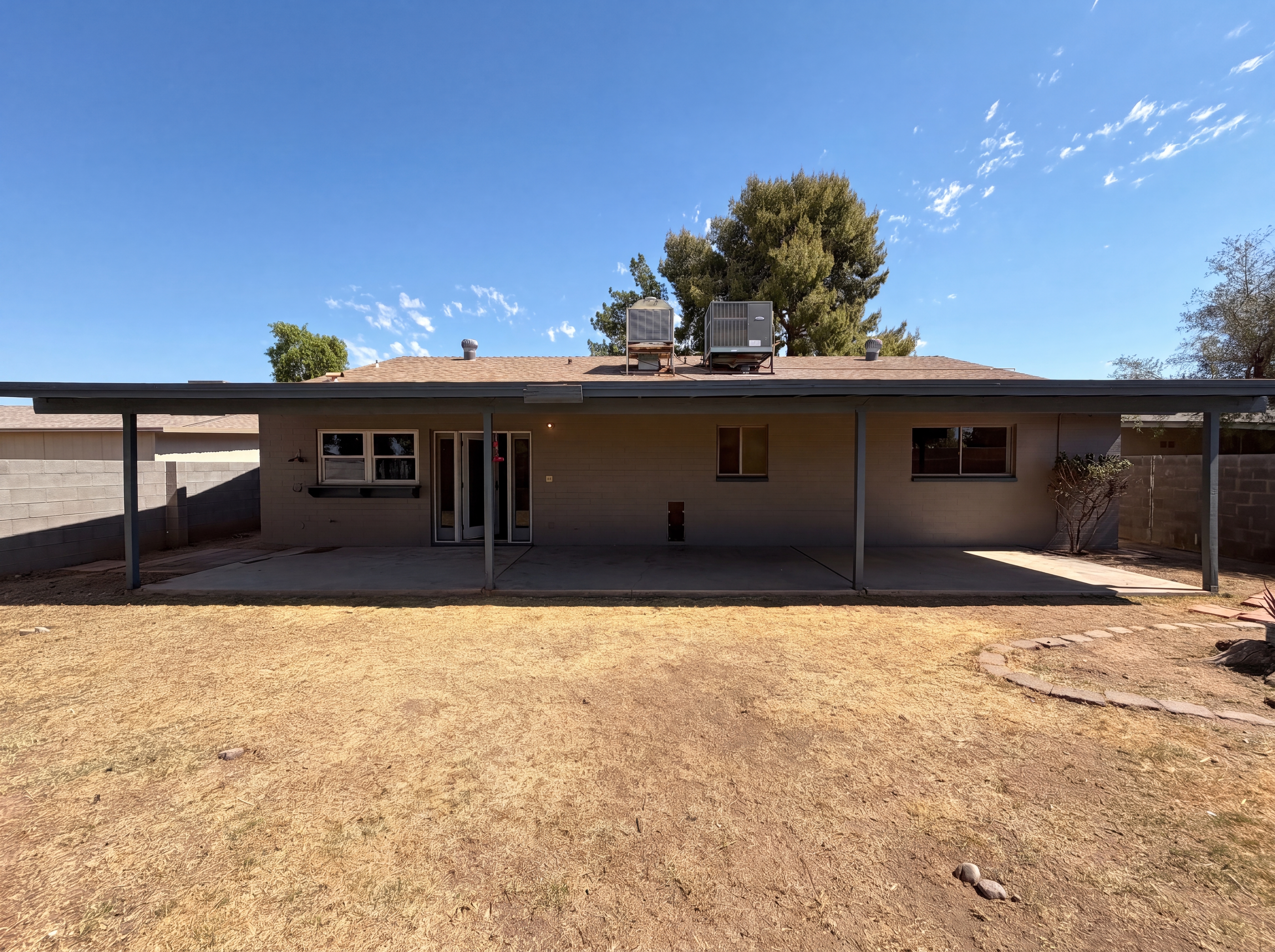 Photo 5 of 25 of 2115 W Danbury Rd, Phoenix, AZ