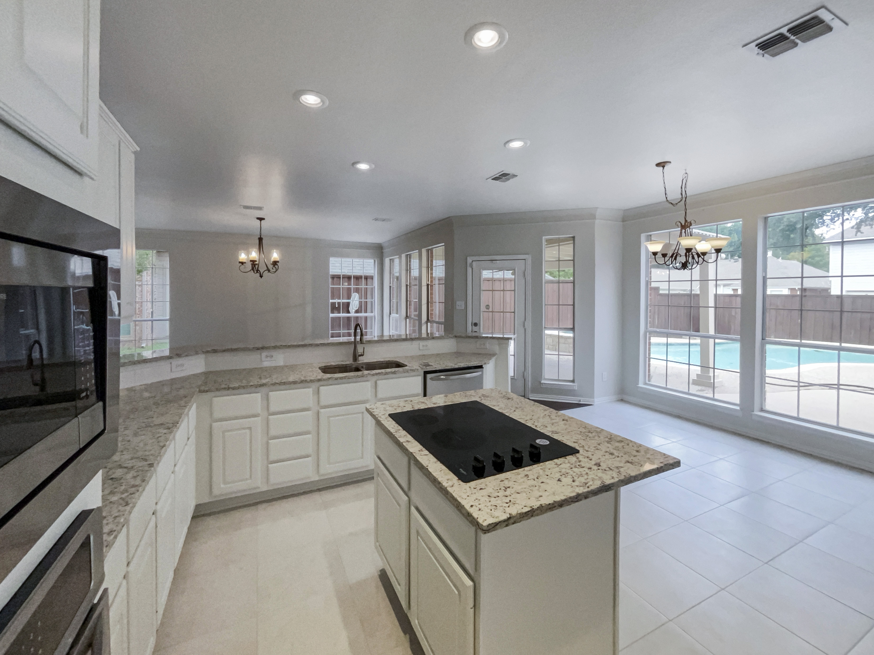 Photo 6 of 41 of 413 Thunderbrook Rd, Garland, TX