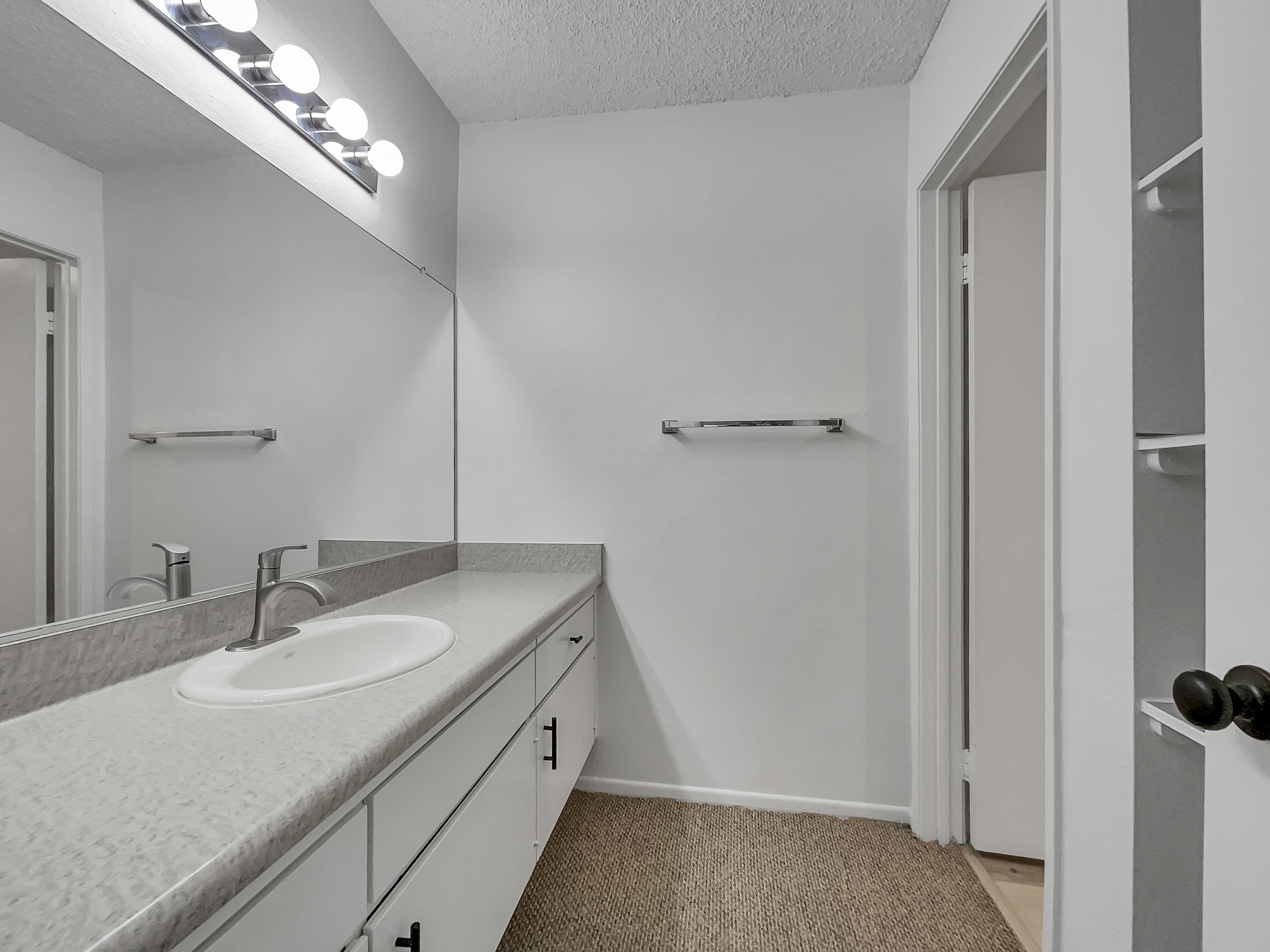 Photo 8 of 21 of 4712 Park Granada, Calabasas, CA