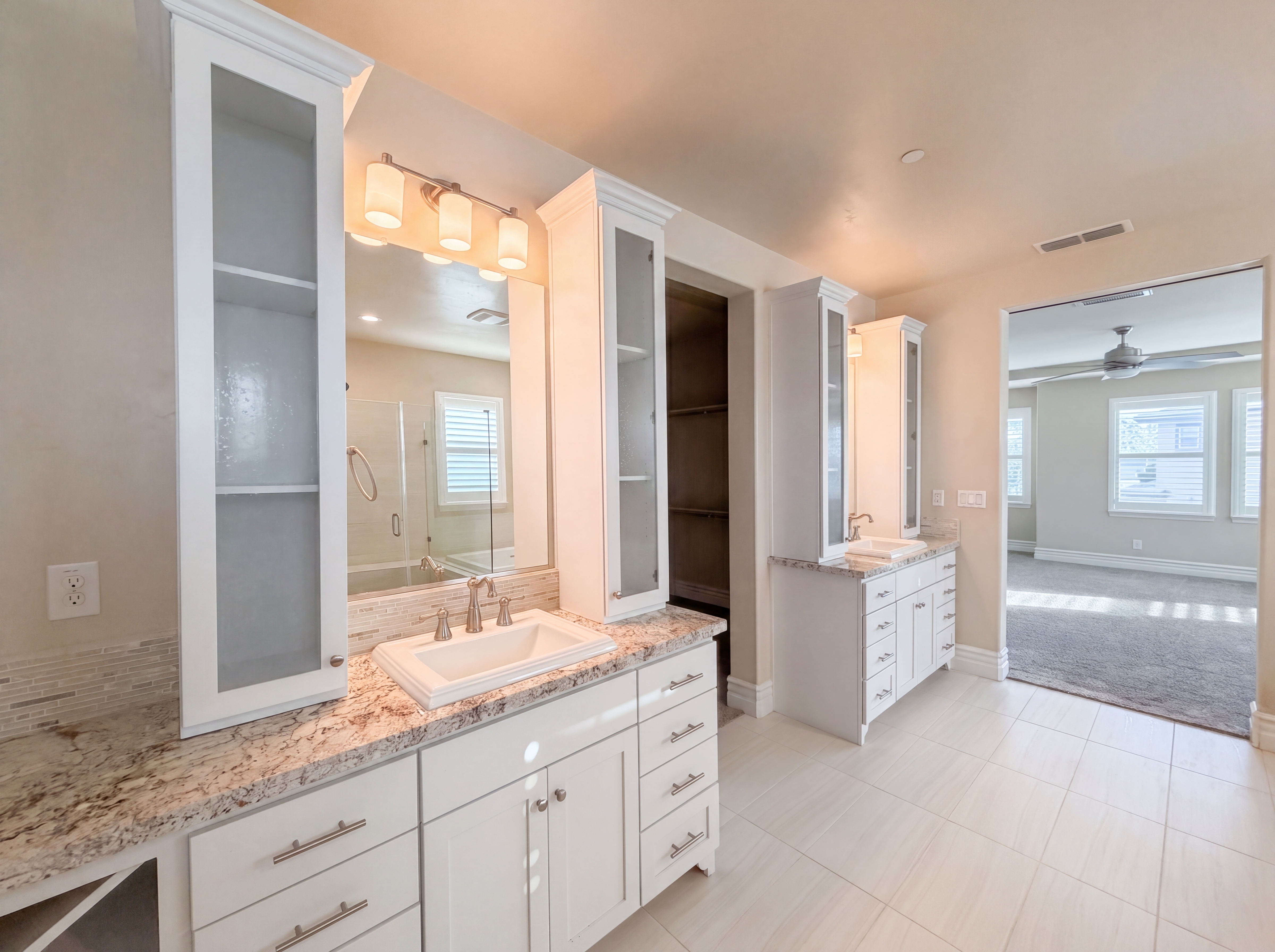 Photo 21 of 36 of 5601 Lakepointe Dr, Rocklin, CA