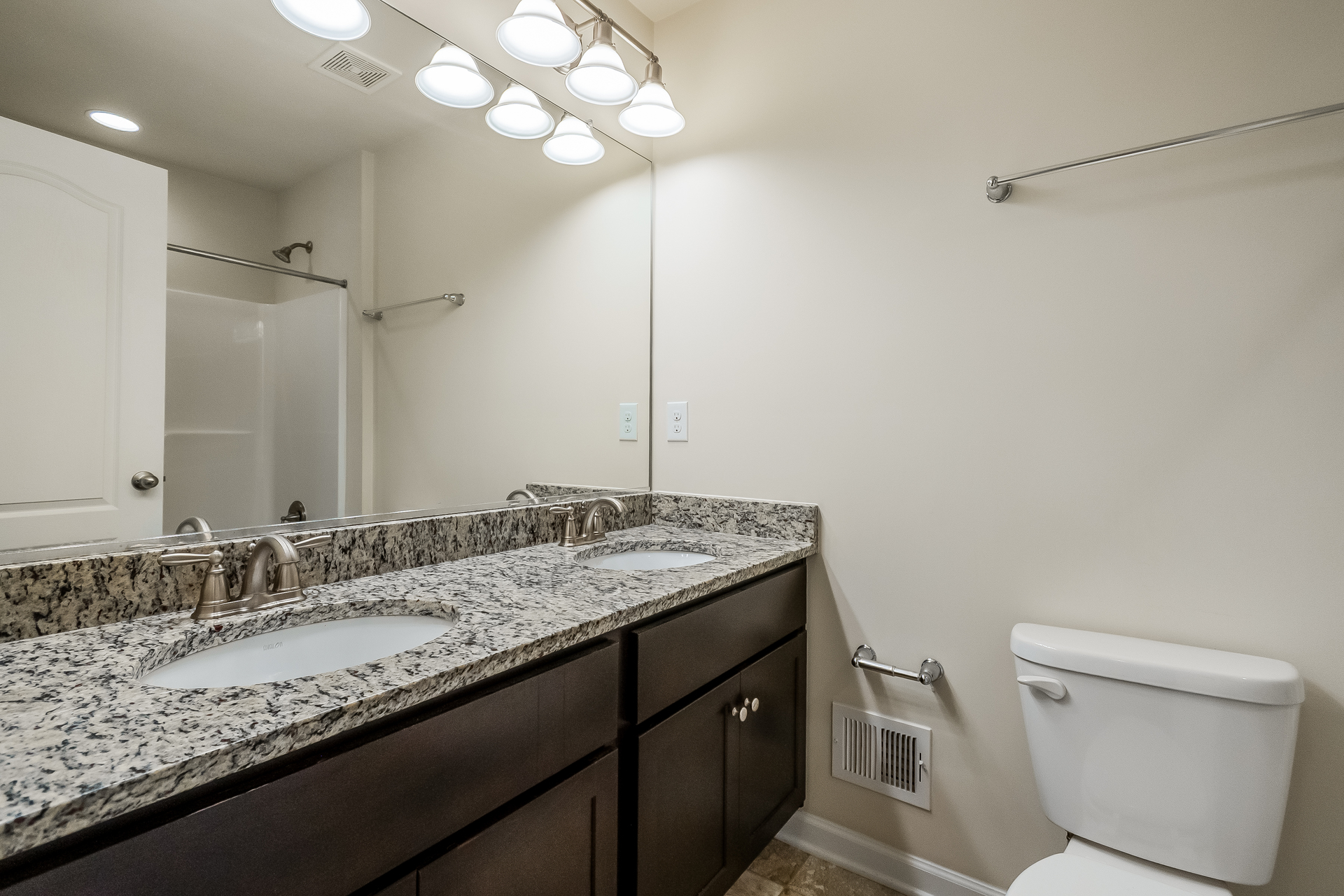 Photo 18 of 23 of 225 Dinwiddie Way, Kearneysville, WV