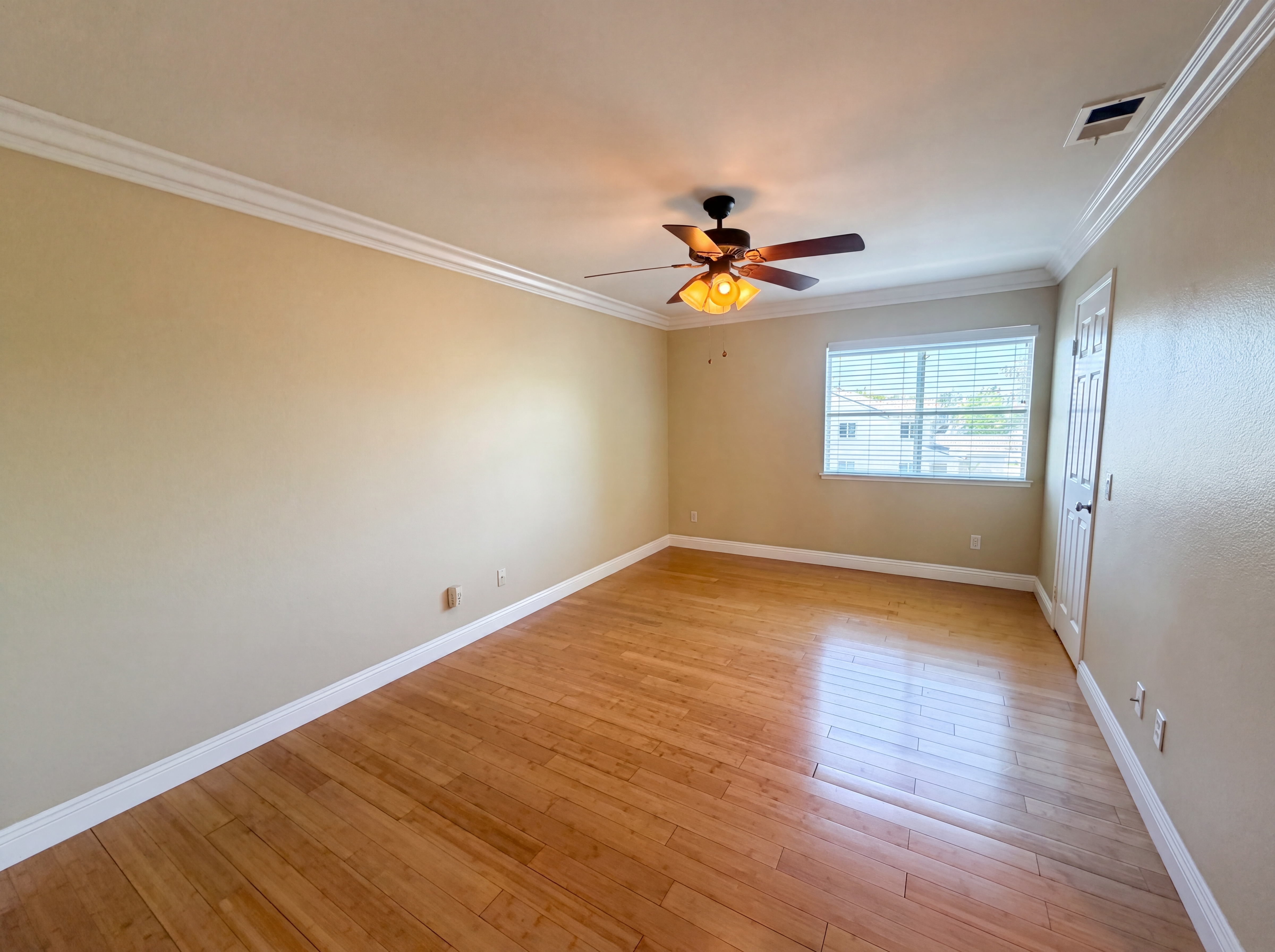 Photo 4 of 21 of 27801 Canyon Hills Way, Murrieta, CA
