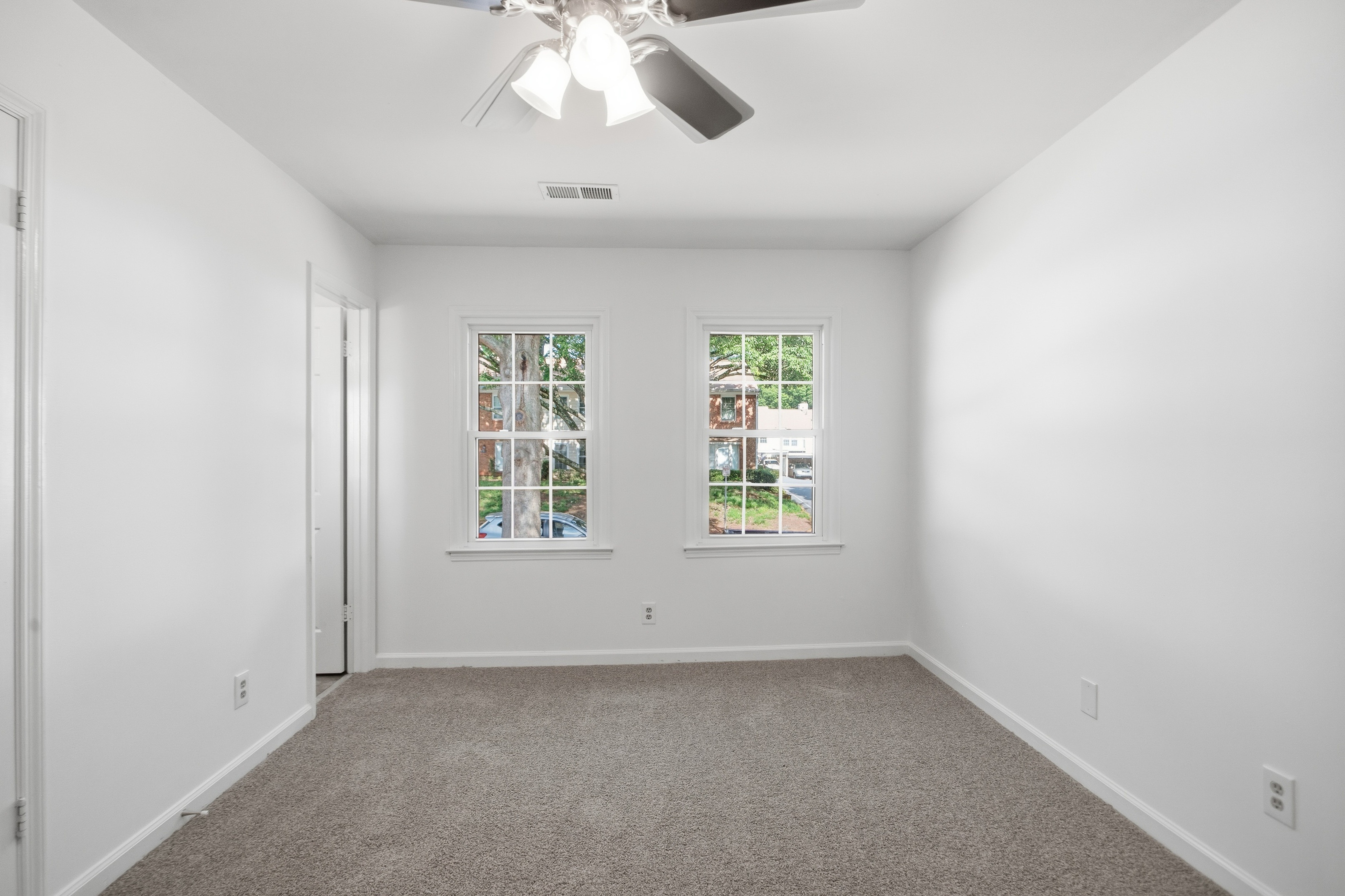 Photo 14 of 24 of 132 Old Ferry Way, Roswell, GA
