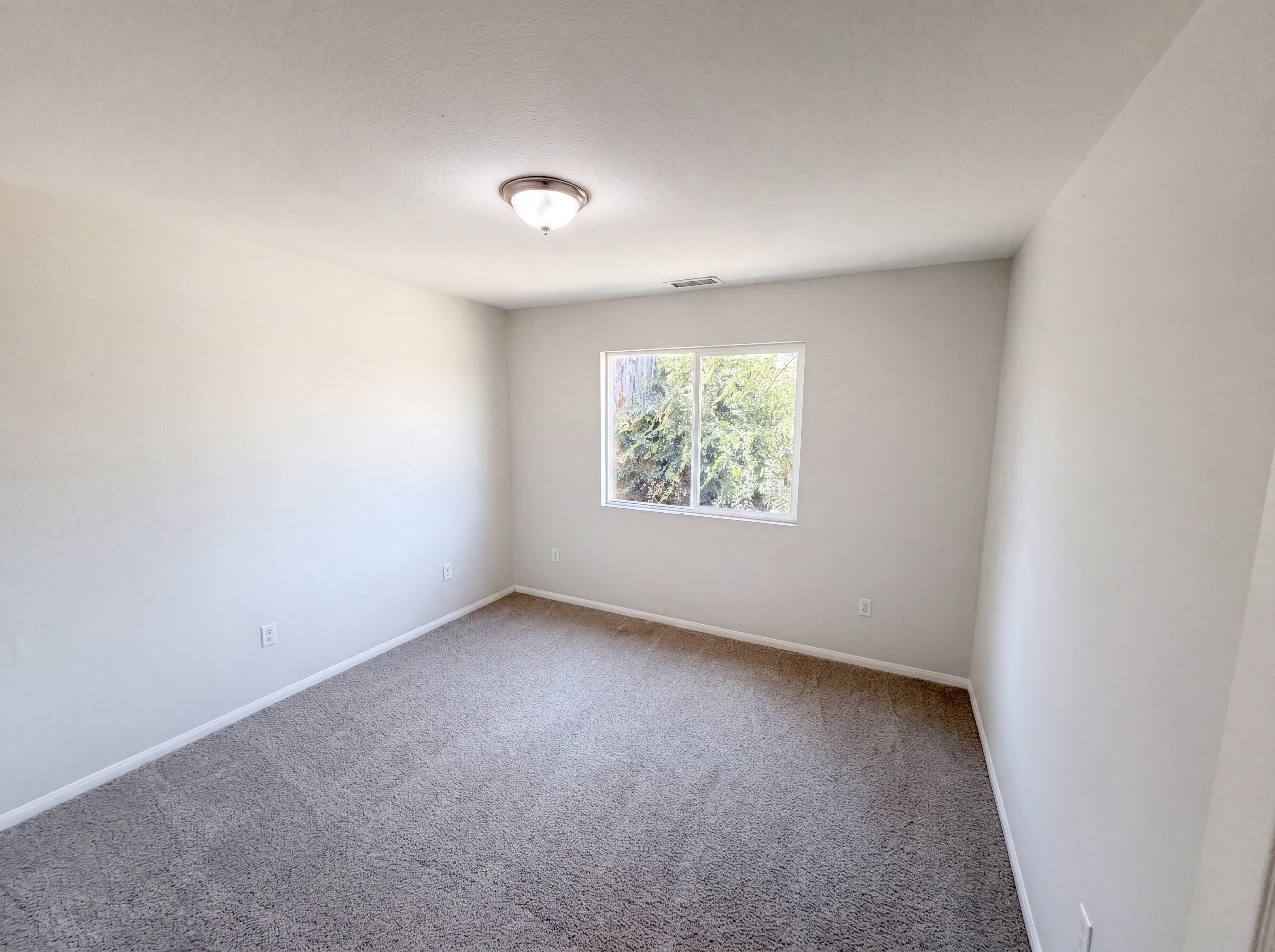 Photo 12 of 20 of 215 Laurel Ln, Hemet, CA