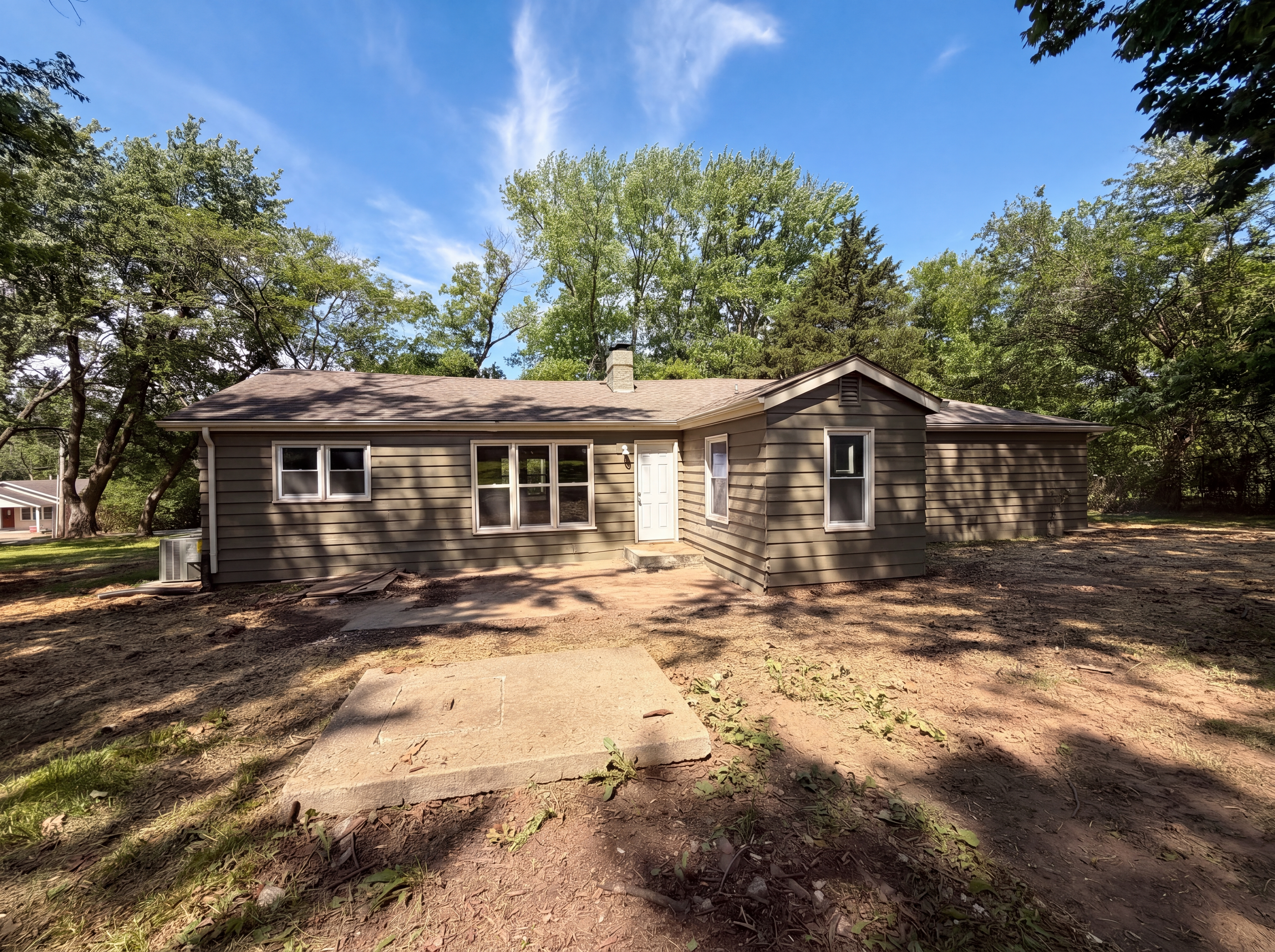 Photo 15 of 16 of 1825 NE Bren Mar Rd, Lees Summit, MO