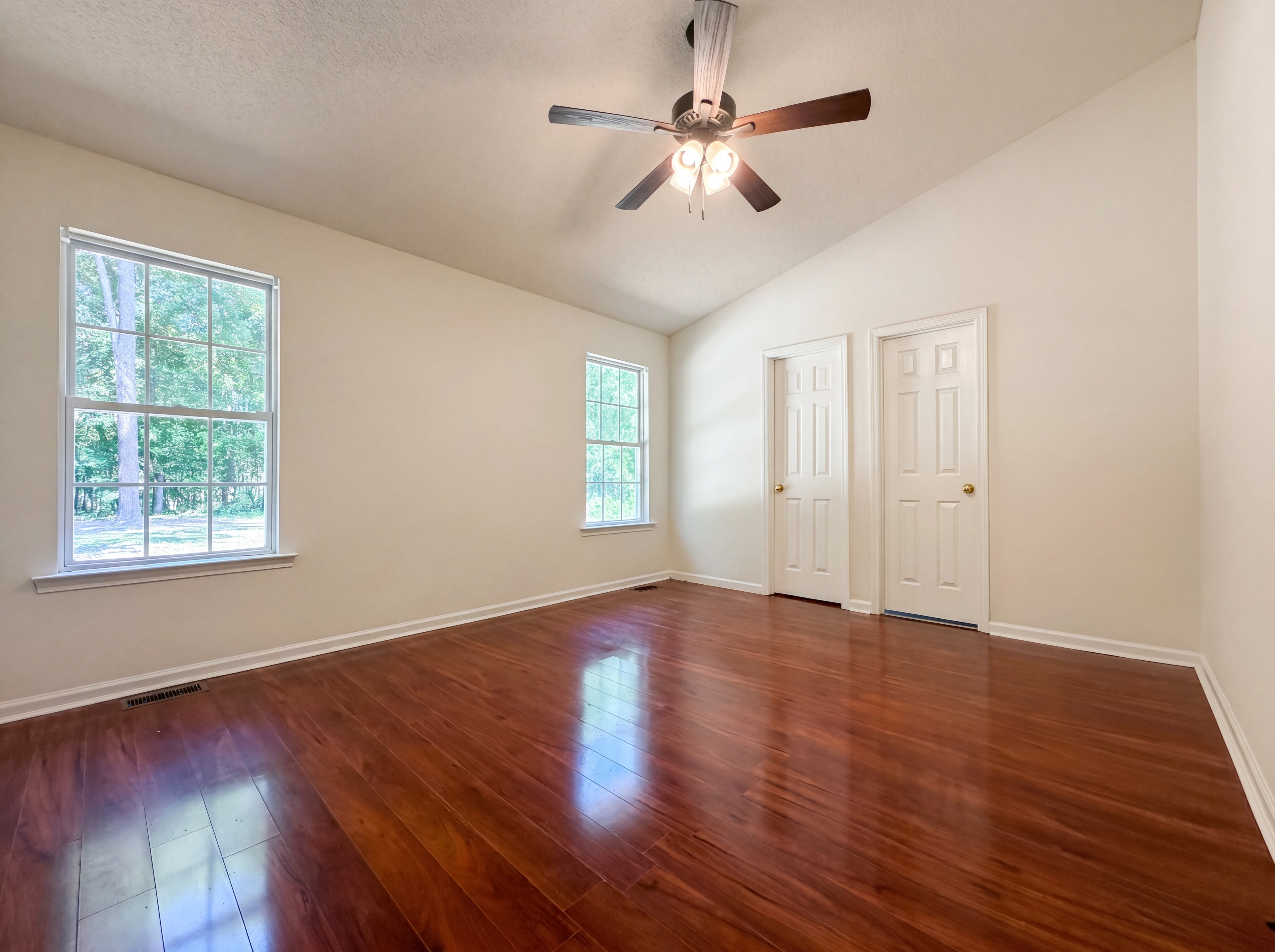 Photo 4 of 20 of 301 Hocutt Dr, Clayton, NC