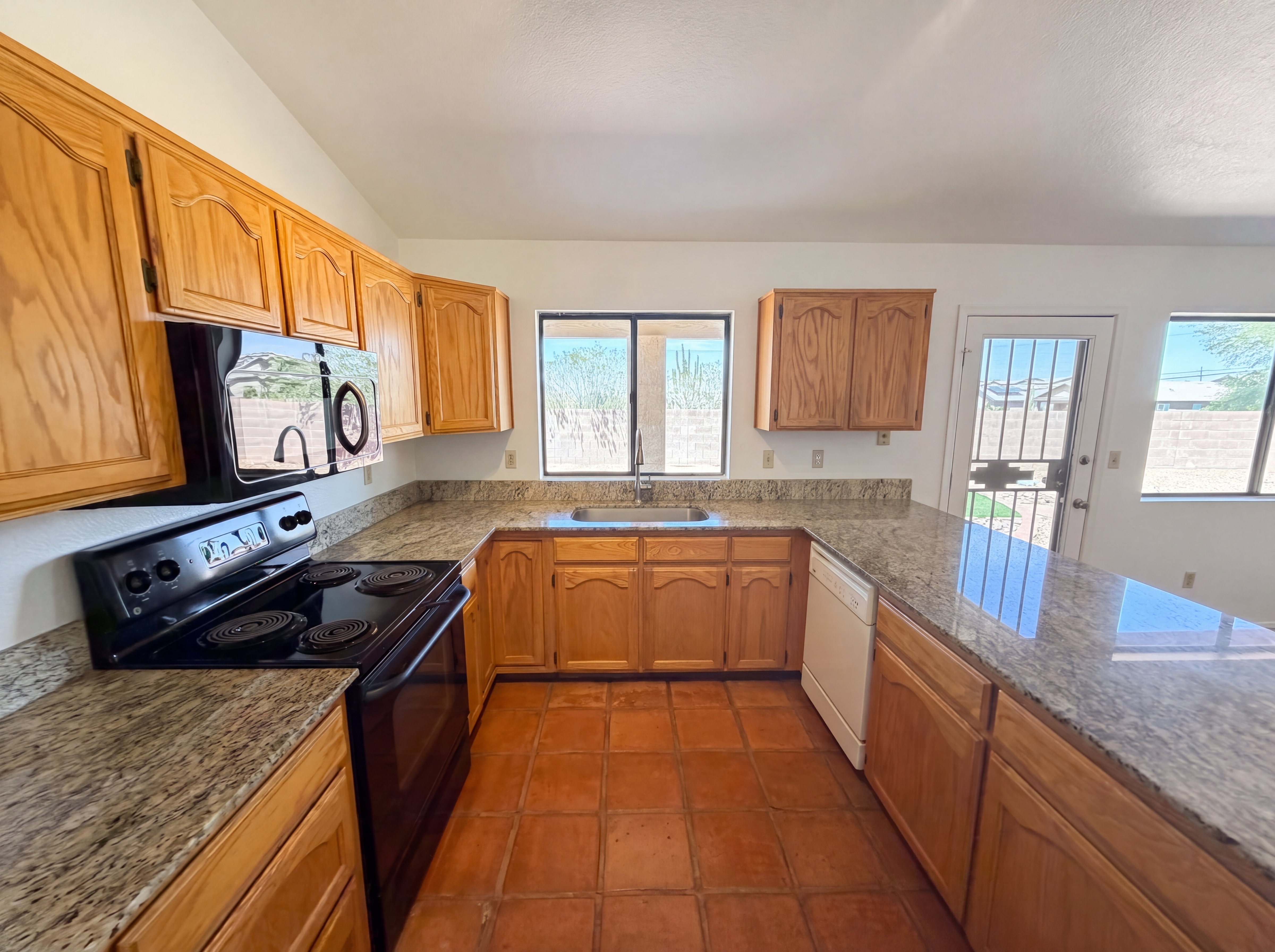 Photo 10 of 21 of 9625 N Broadmede St, Tucson, AZ