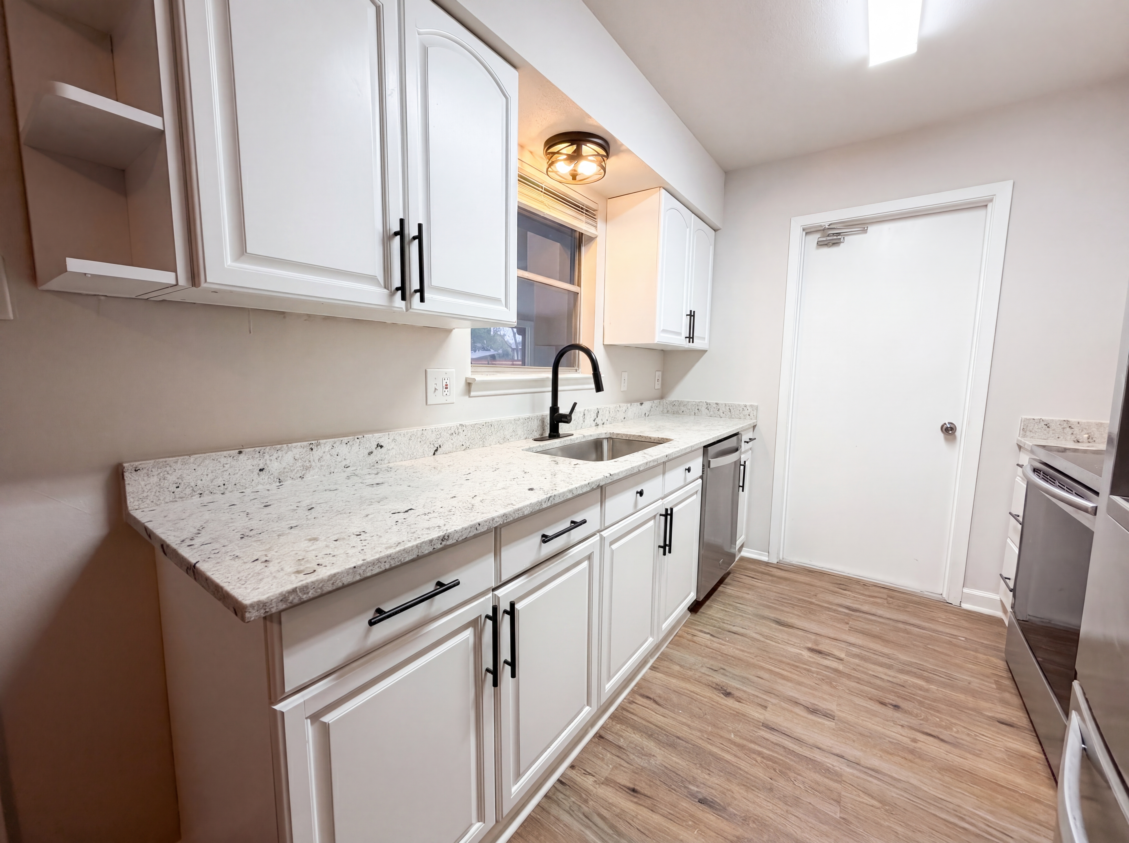 Photo 2 of 17 of 208 Forest Way, Schertz, TX