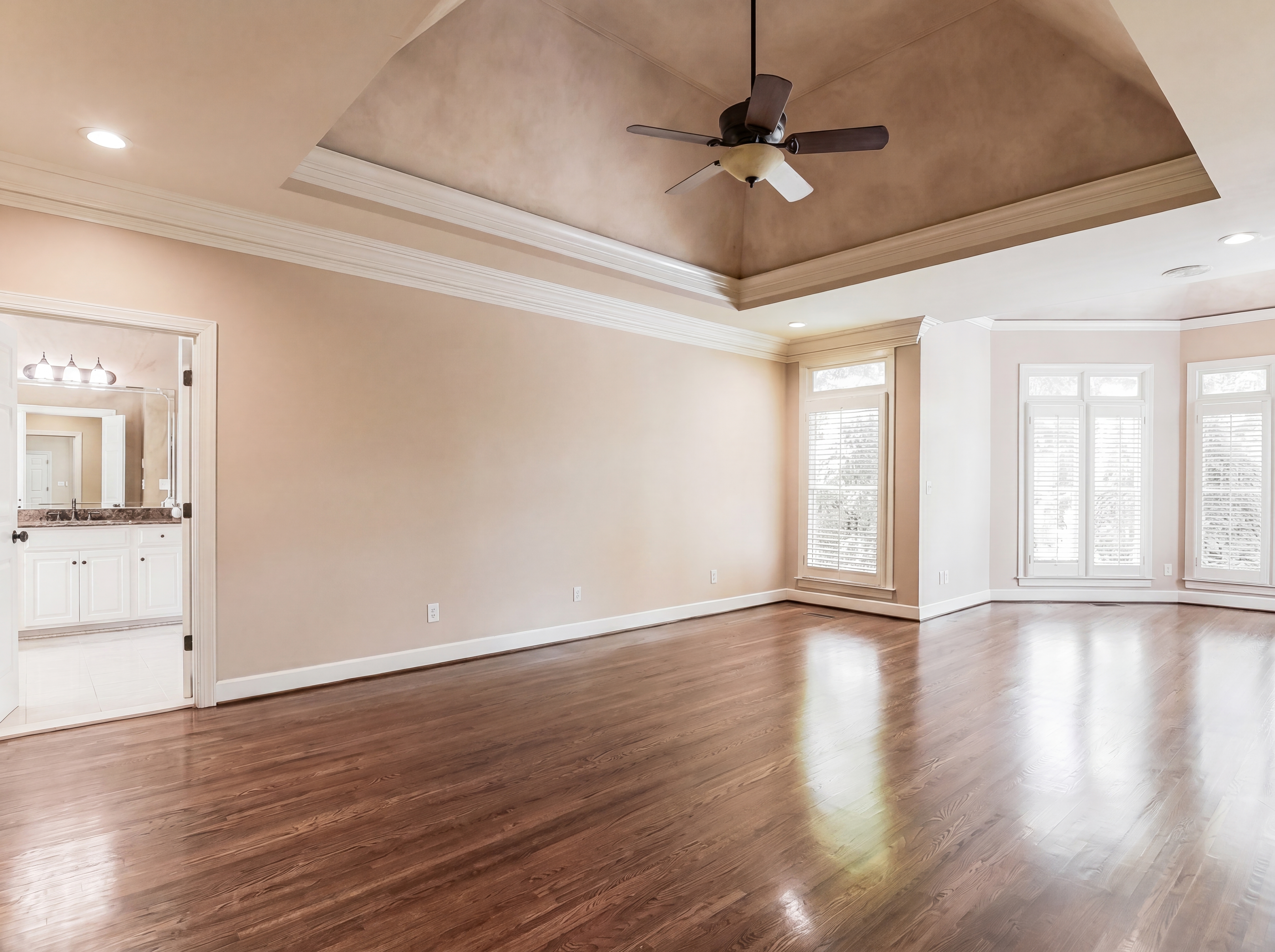 Photo 15 of 35 of 5064 Greystone Way, Hoover, AL