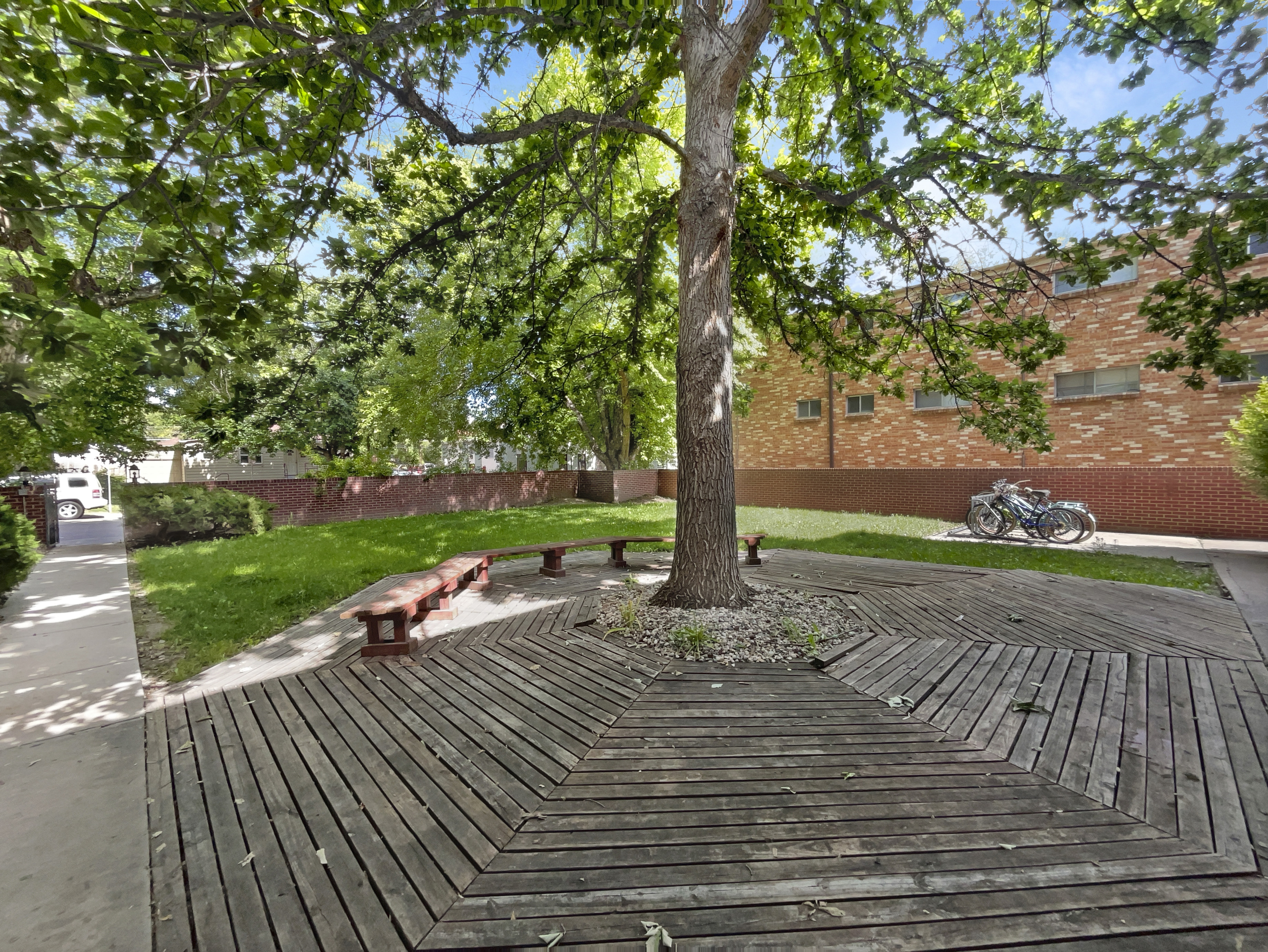 Photo 8 of 18 of 2401 S Gaylord St, Denver, CO