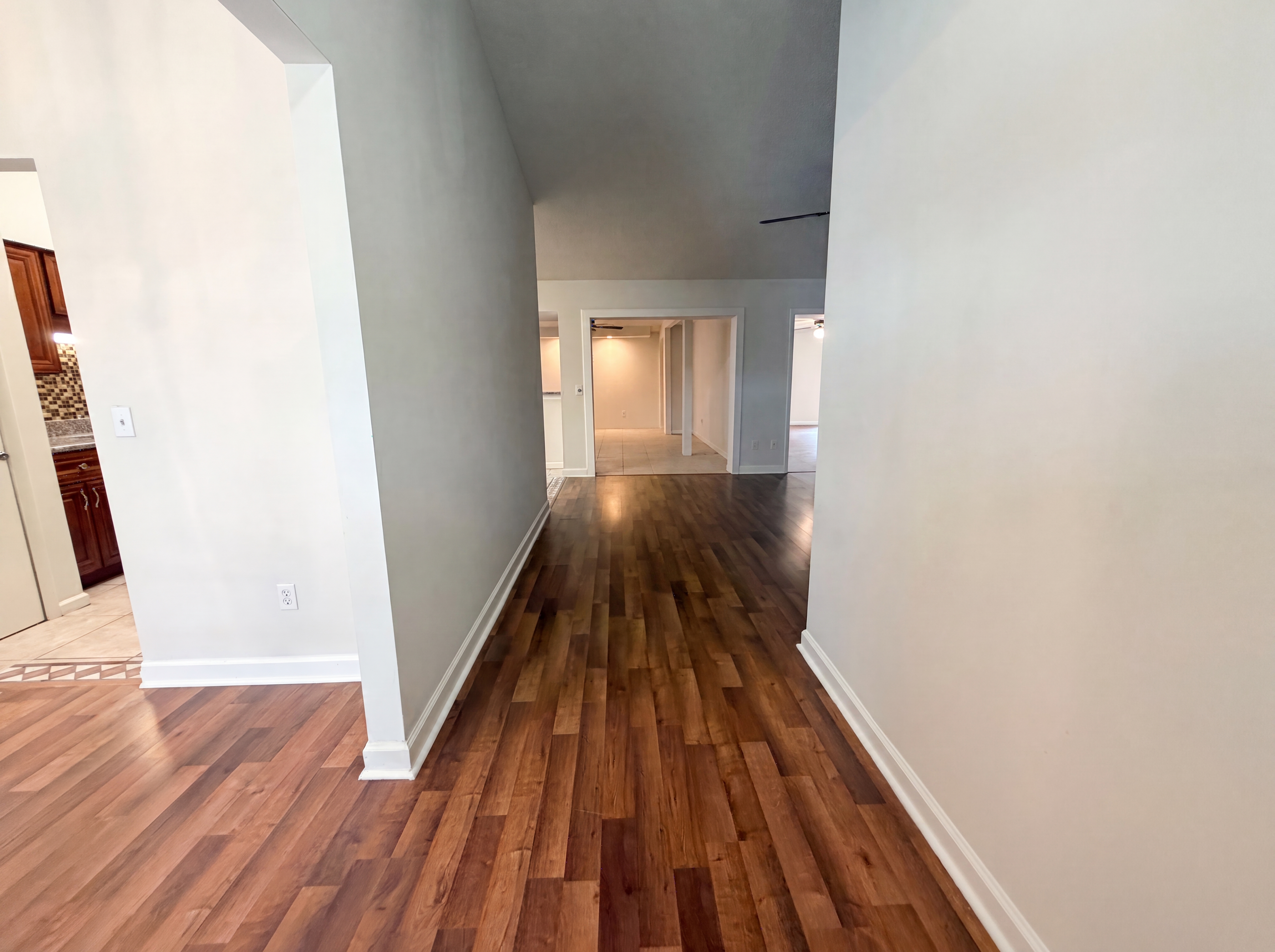 Photo 6 of 22 of 841 Chalmet Ln, Jacksonville, FL