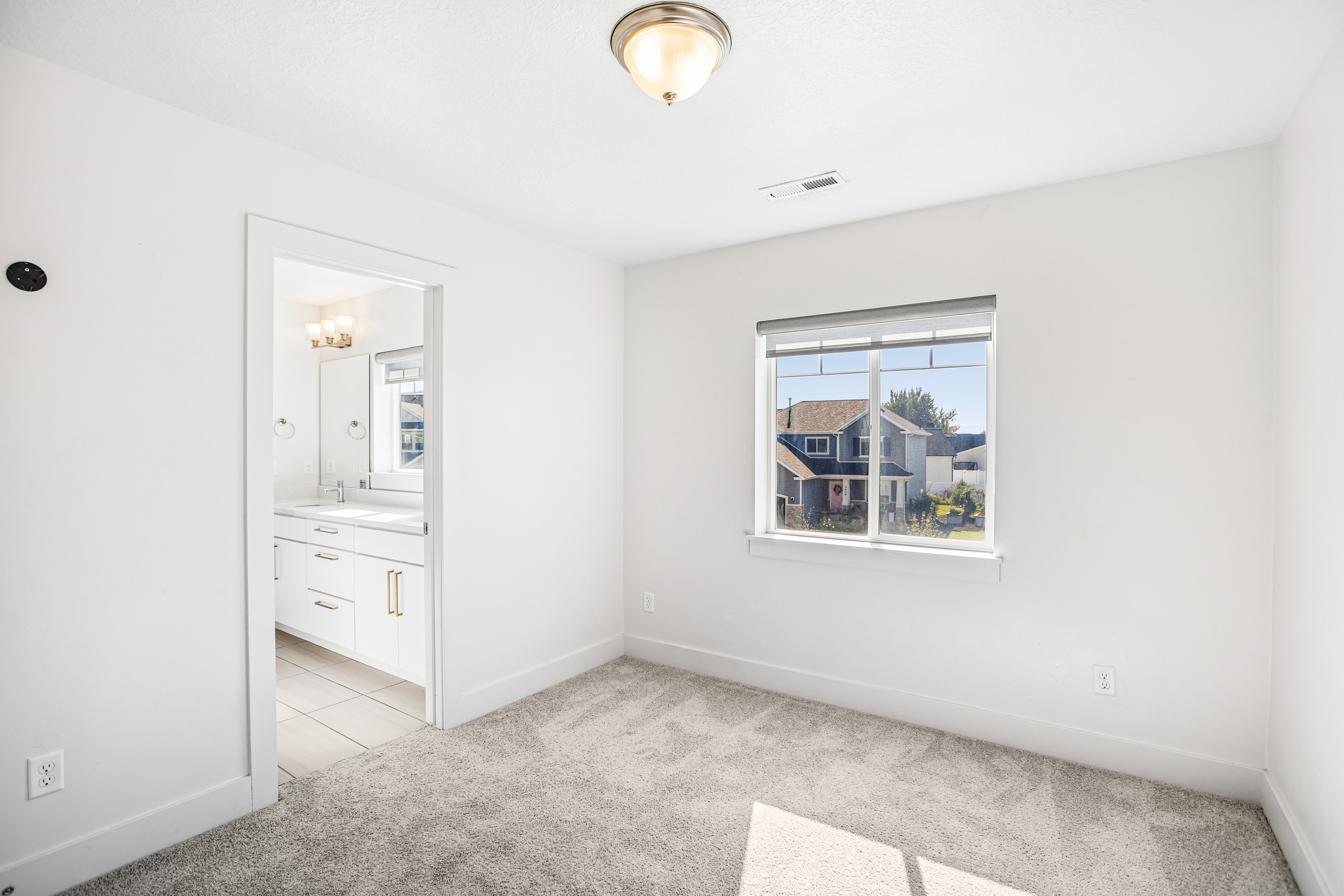 Photo 18 of 43 of 2462 W Bluestem Dr, Lehi, UT