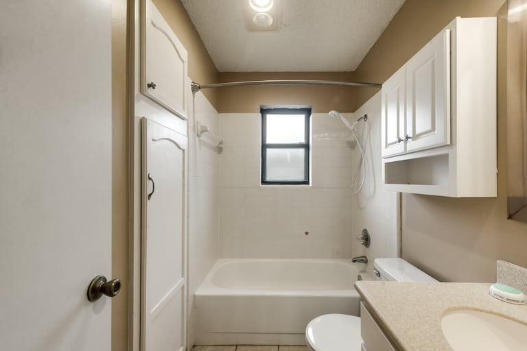 Photo 25 of 33 - 2925 Beachtree Ln, Bedford, TX 76021