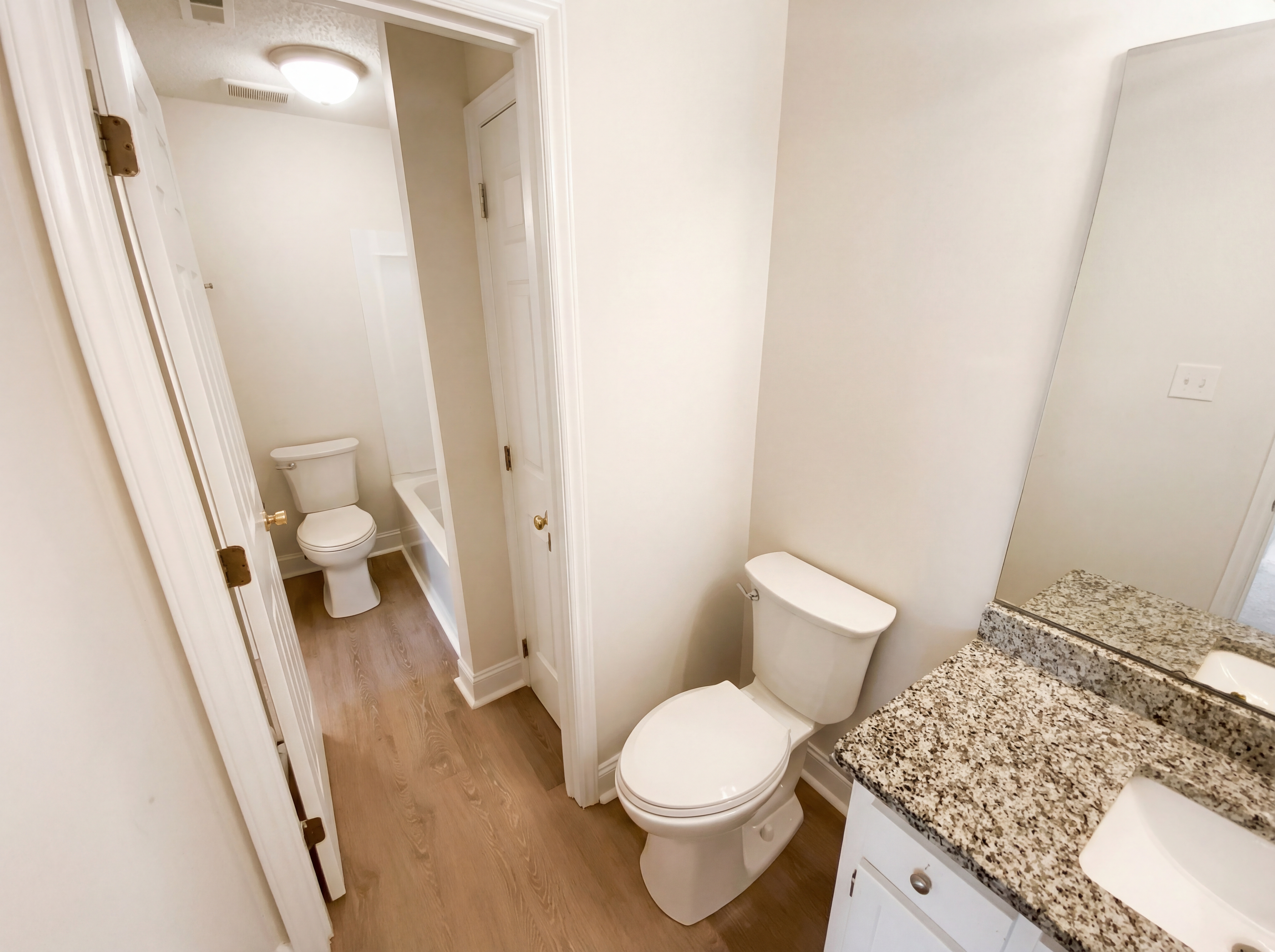 Photo 11 of 28 of 1101 E Morehead St, Charlotte, NC