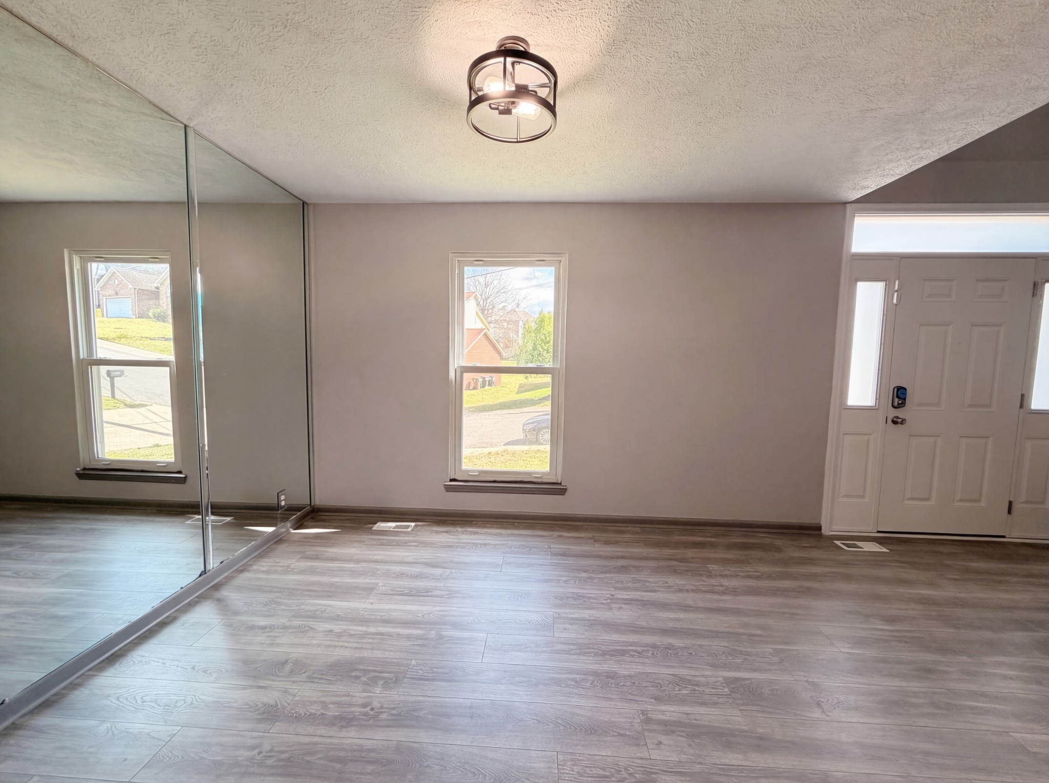 Photo 6 of 21 of 2976 Claymille Blvd, Nashville, TN