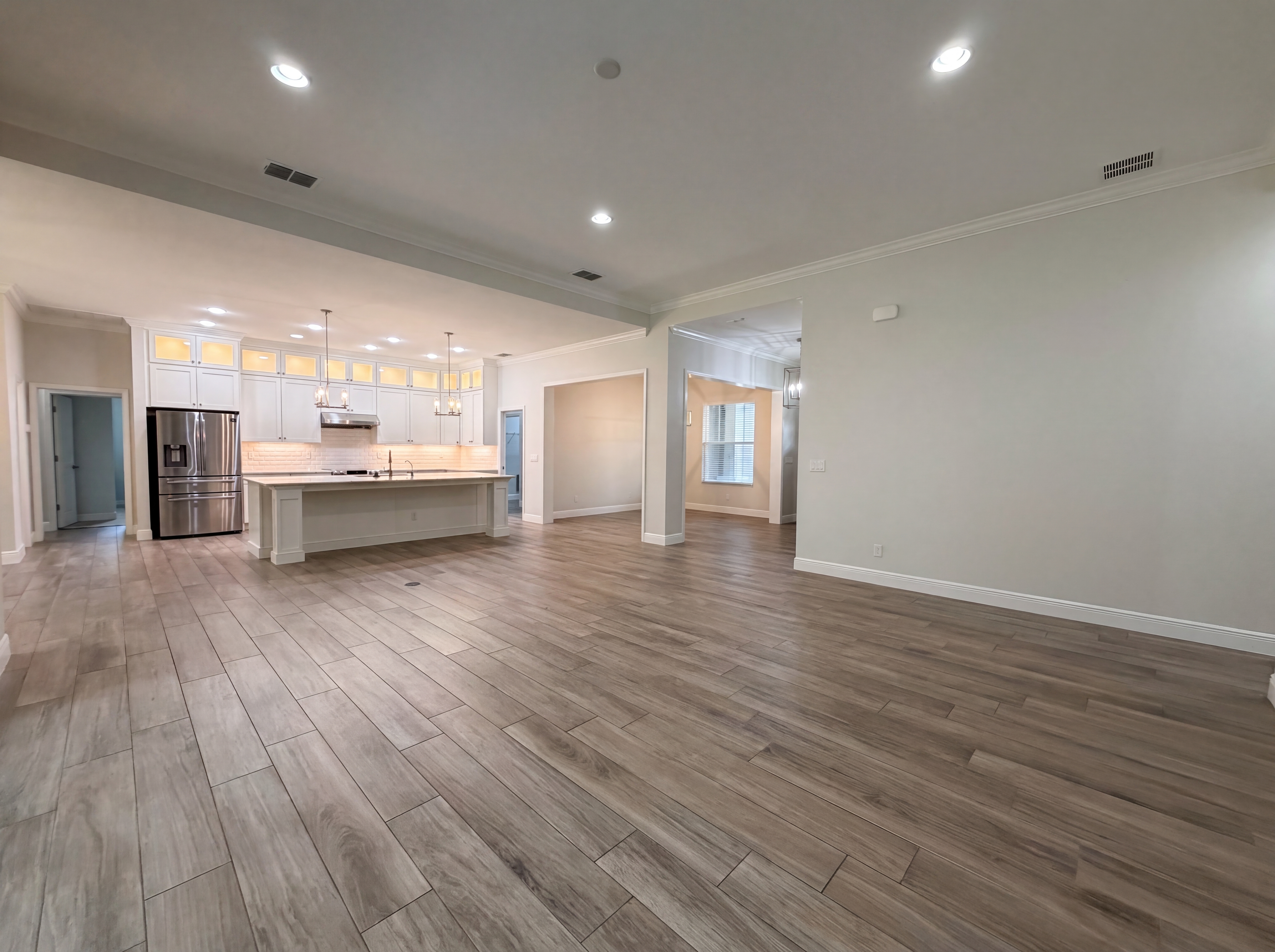 Photo 12 of 40 of 401 River Bed Ct, Wimauma, FL