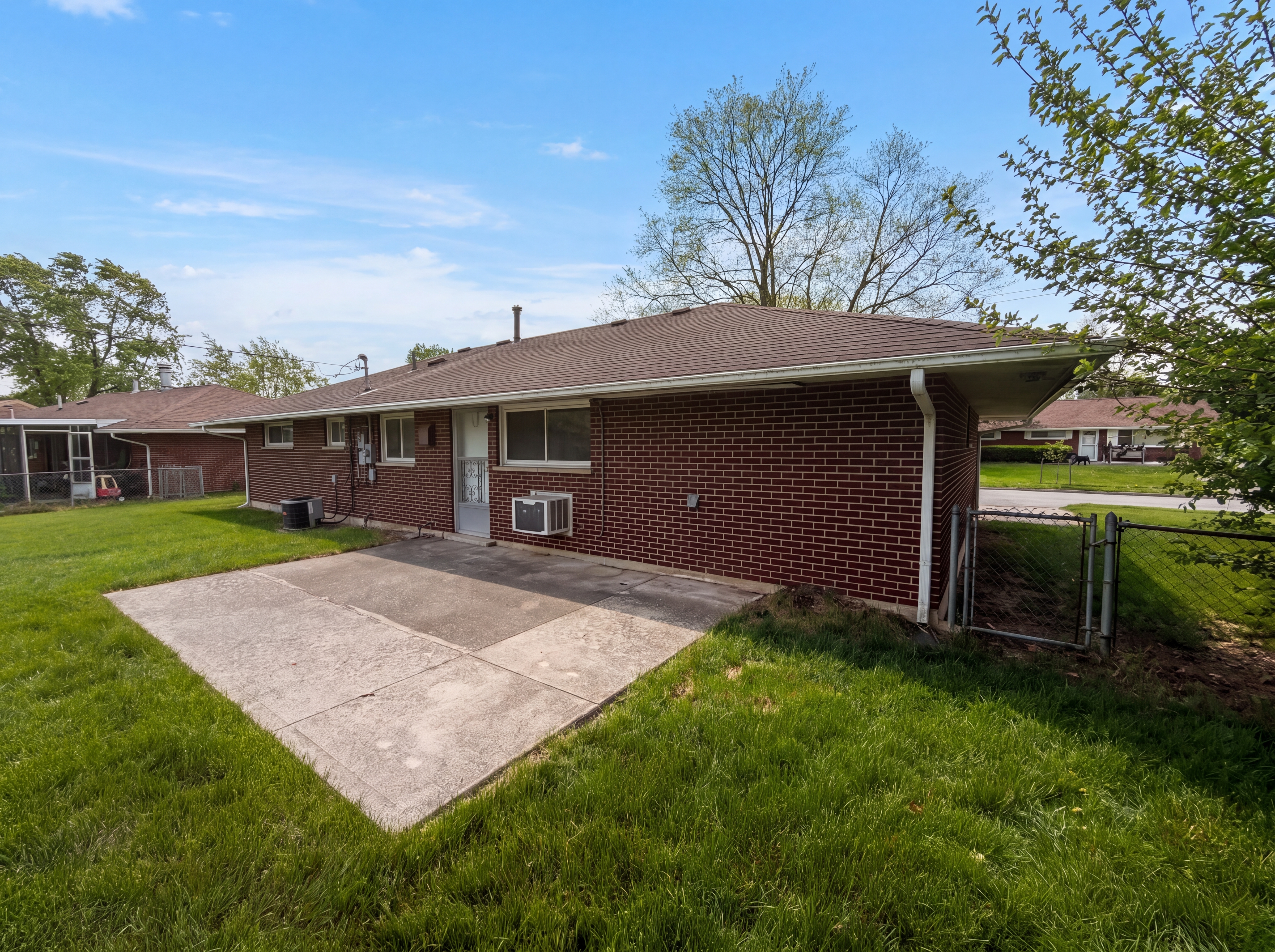 Photo 17 of 19 of 924 Miriam Dr W, Columbus, OH