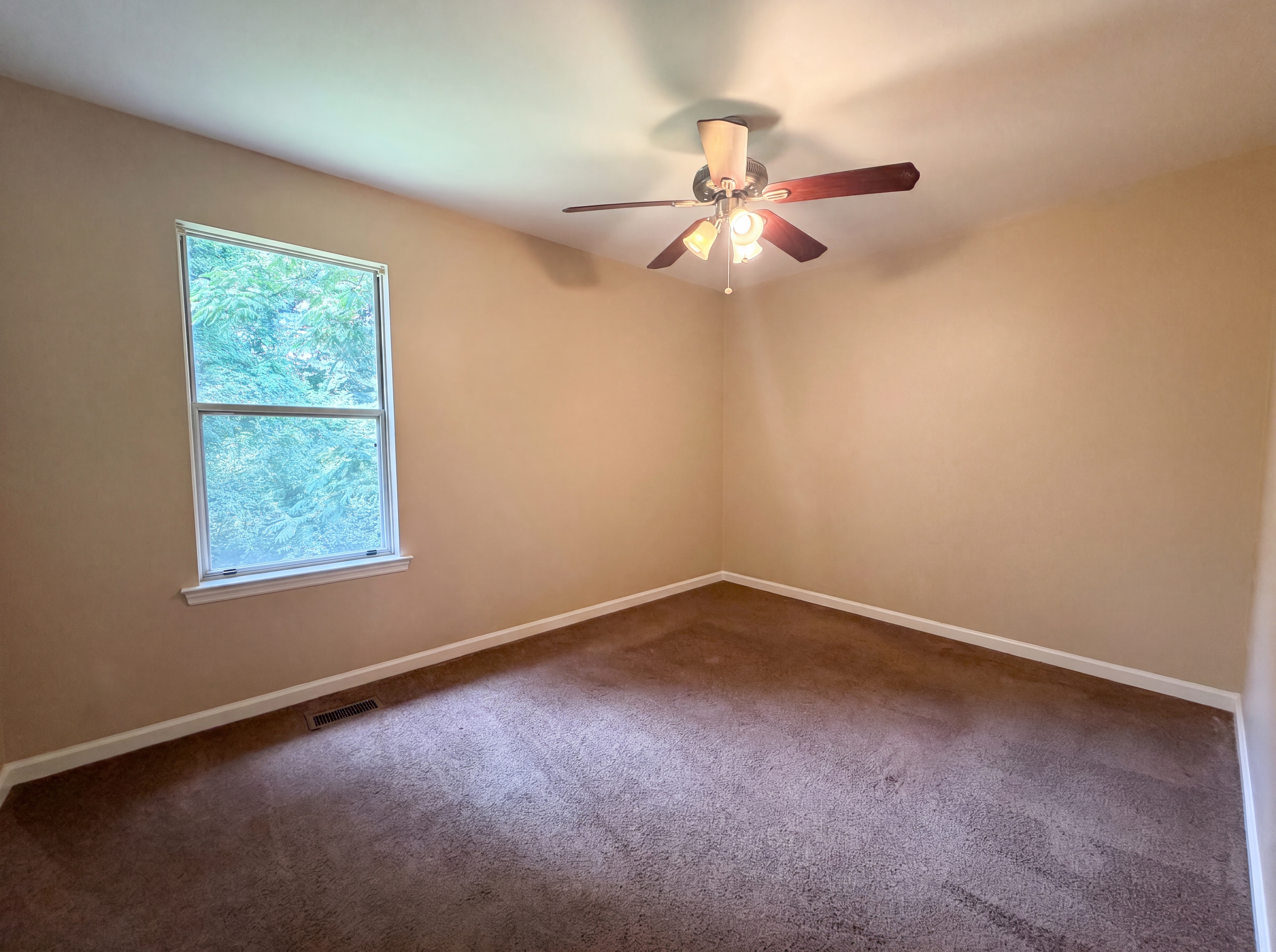 Photo 9 of 21 of 2813 Wood Dr NE, Center Point, AL