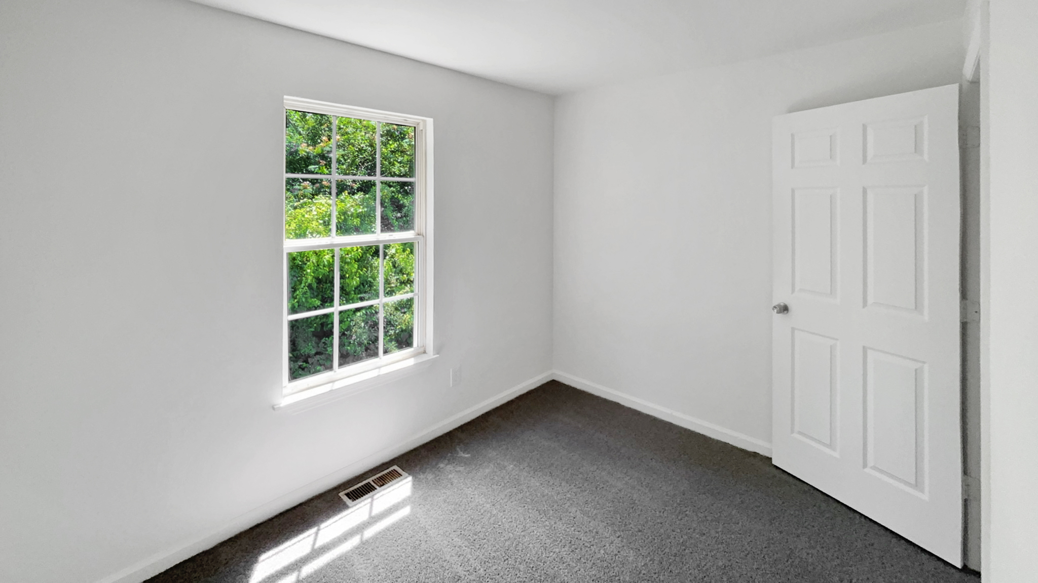 Photo 12 of 21 of 1886 Greenwood Rd, Chattanooga, TN