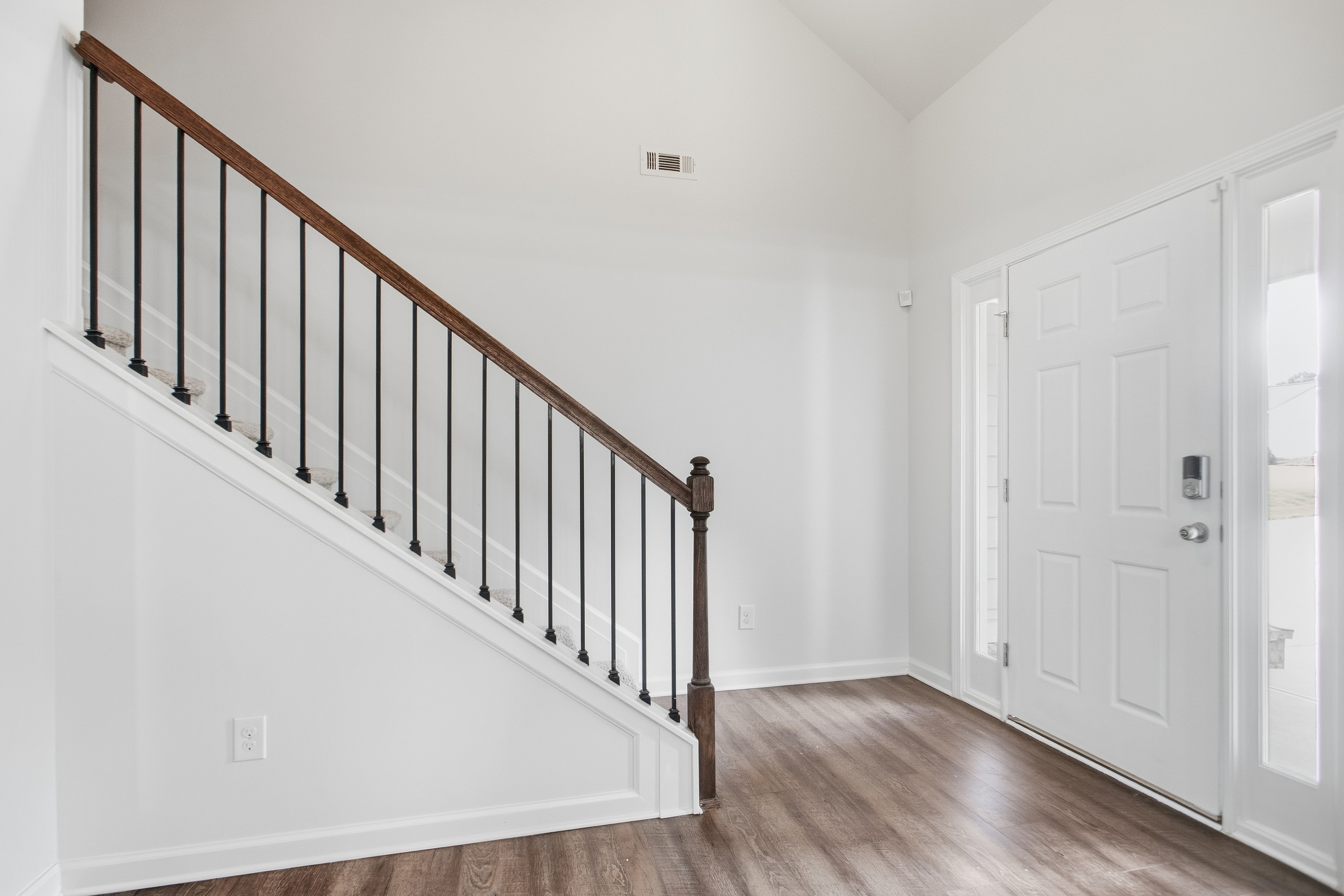 Photo 12 of 67 of 2878 Oak Springs Dr, Statham, GA