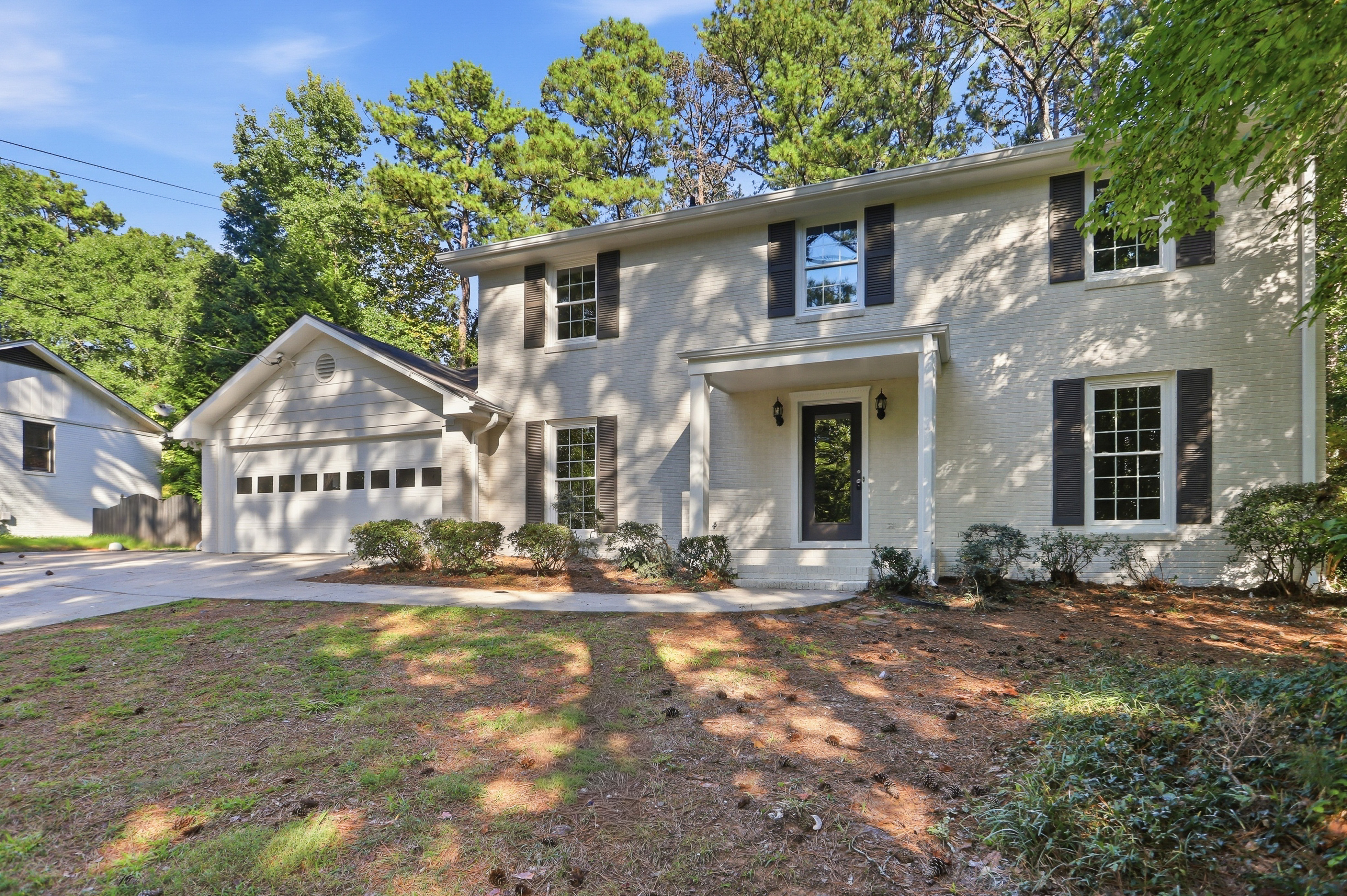 Photo 6 of 52 of 1215 Lake Crest Ter, Roswell, GA