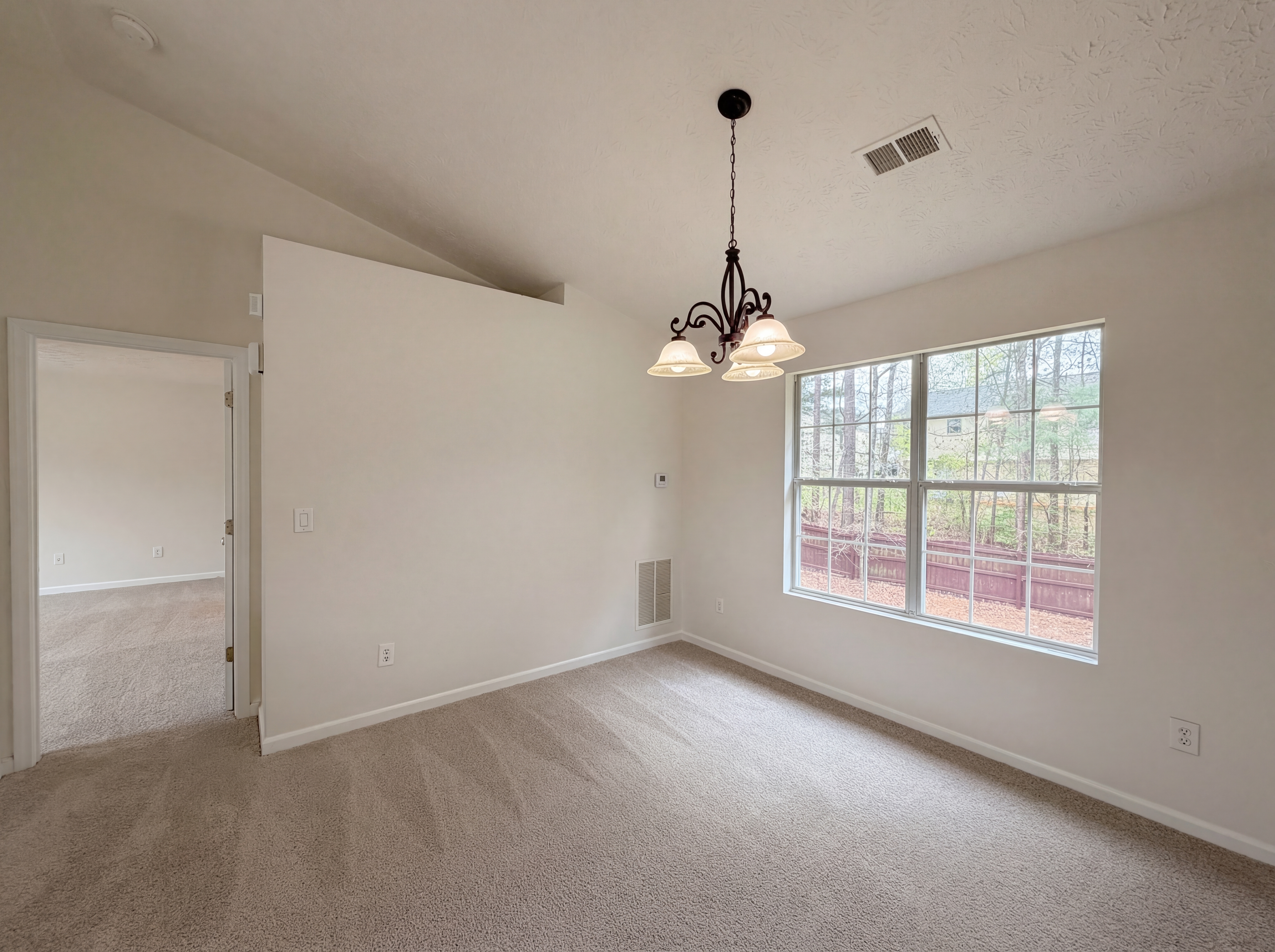 Photo 15 of 23 of 835 Sinclair Way, Jonesboro, GA