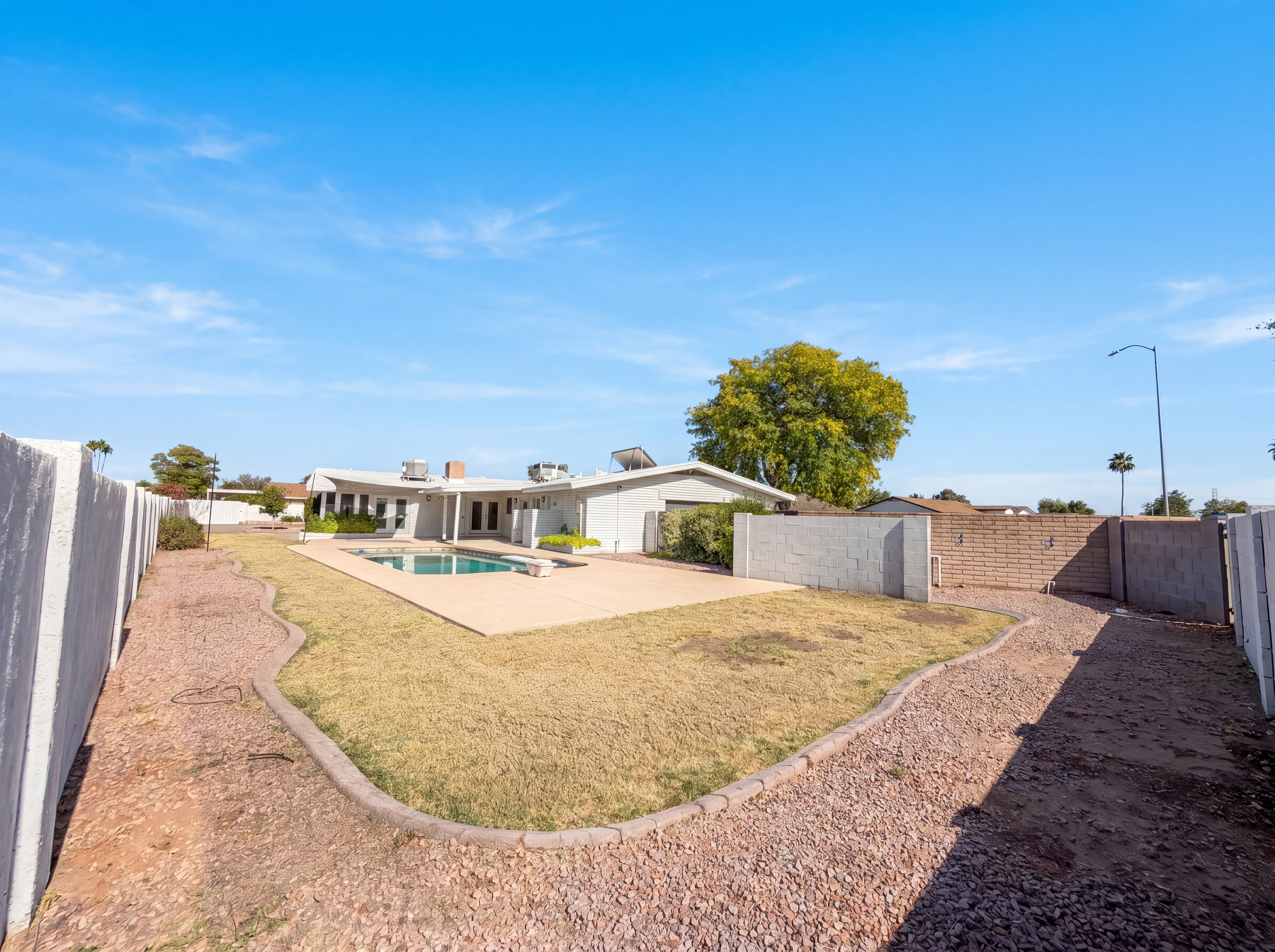 Photo 5 of 39 of 830 N Almond Cir, Mesa, AZ