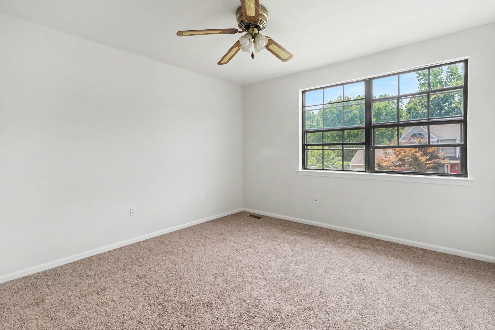 Photo 37 of 54 of 737 Fox Chase Cir, Bear, DE