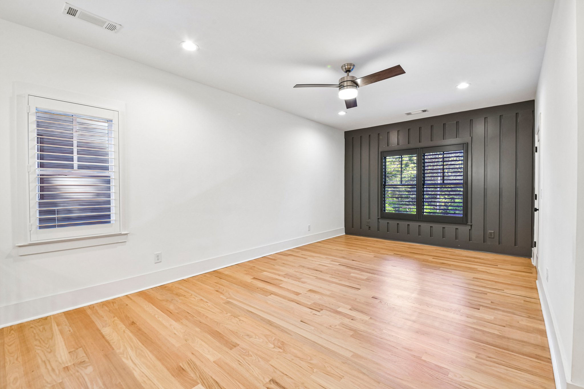 Photo 16 of 30 of 2073 Candler Road SE, Atlanta, GA