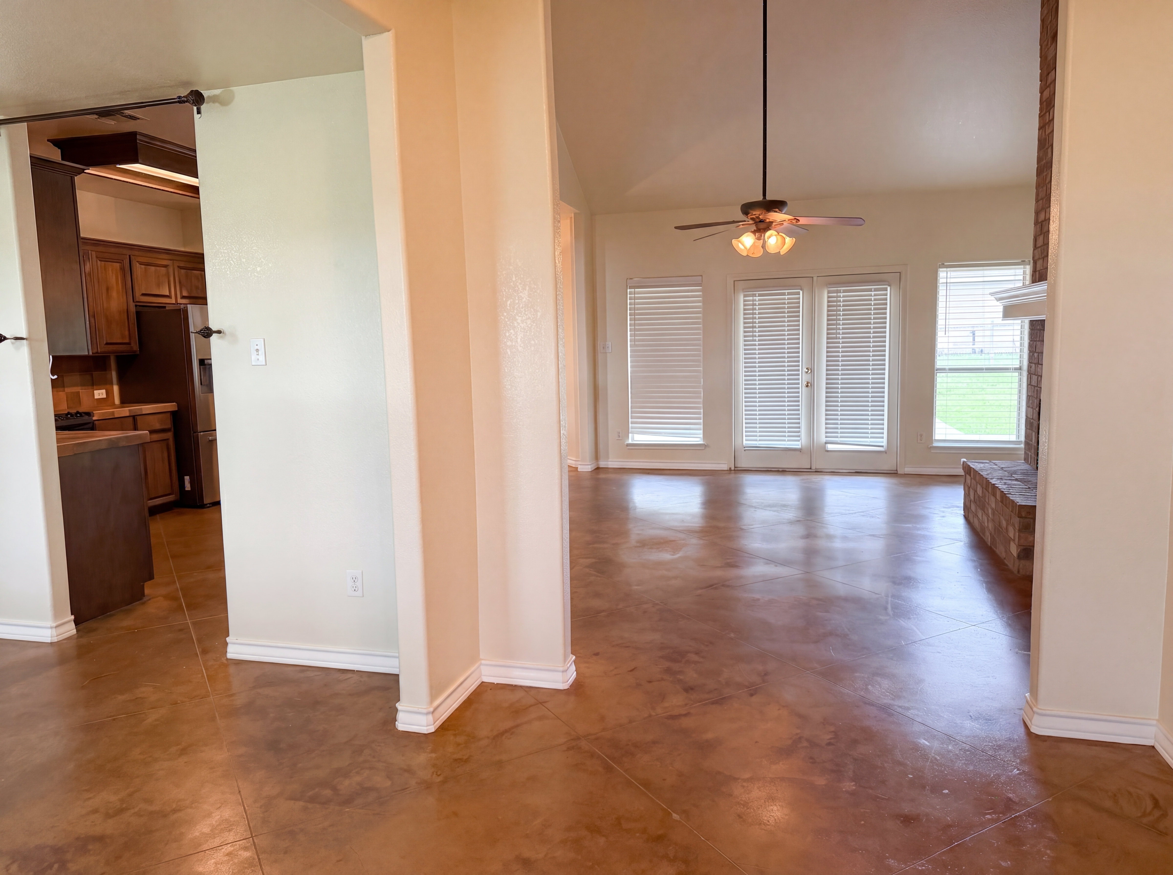 Photo 8 of 23 of 212 House Ave, Sandia, TX