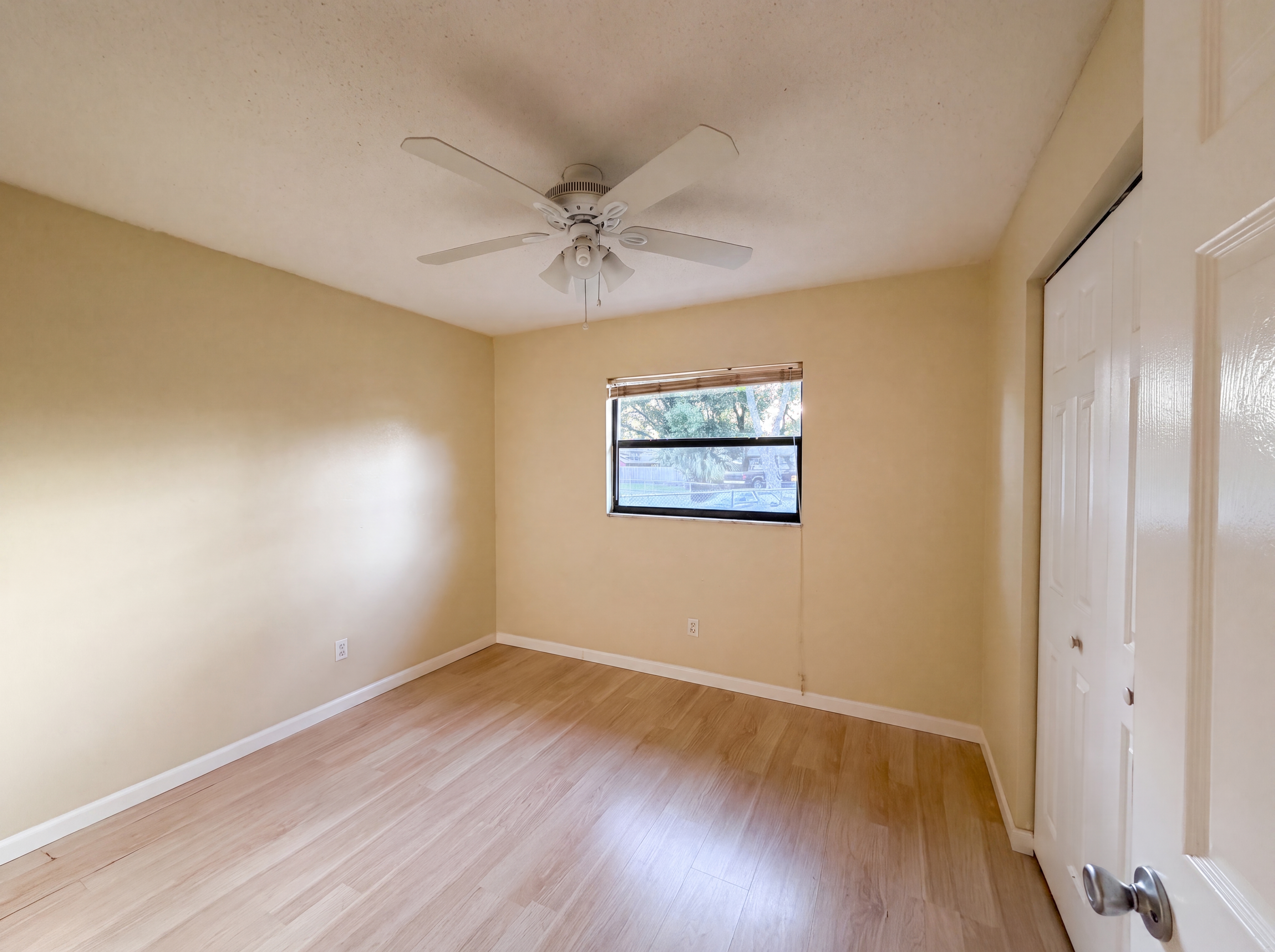 Photo 19 of 26 of 722 Virginia Ln, Apopka, FL