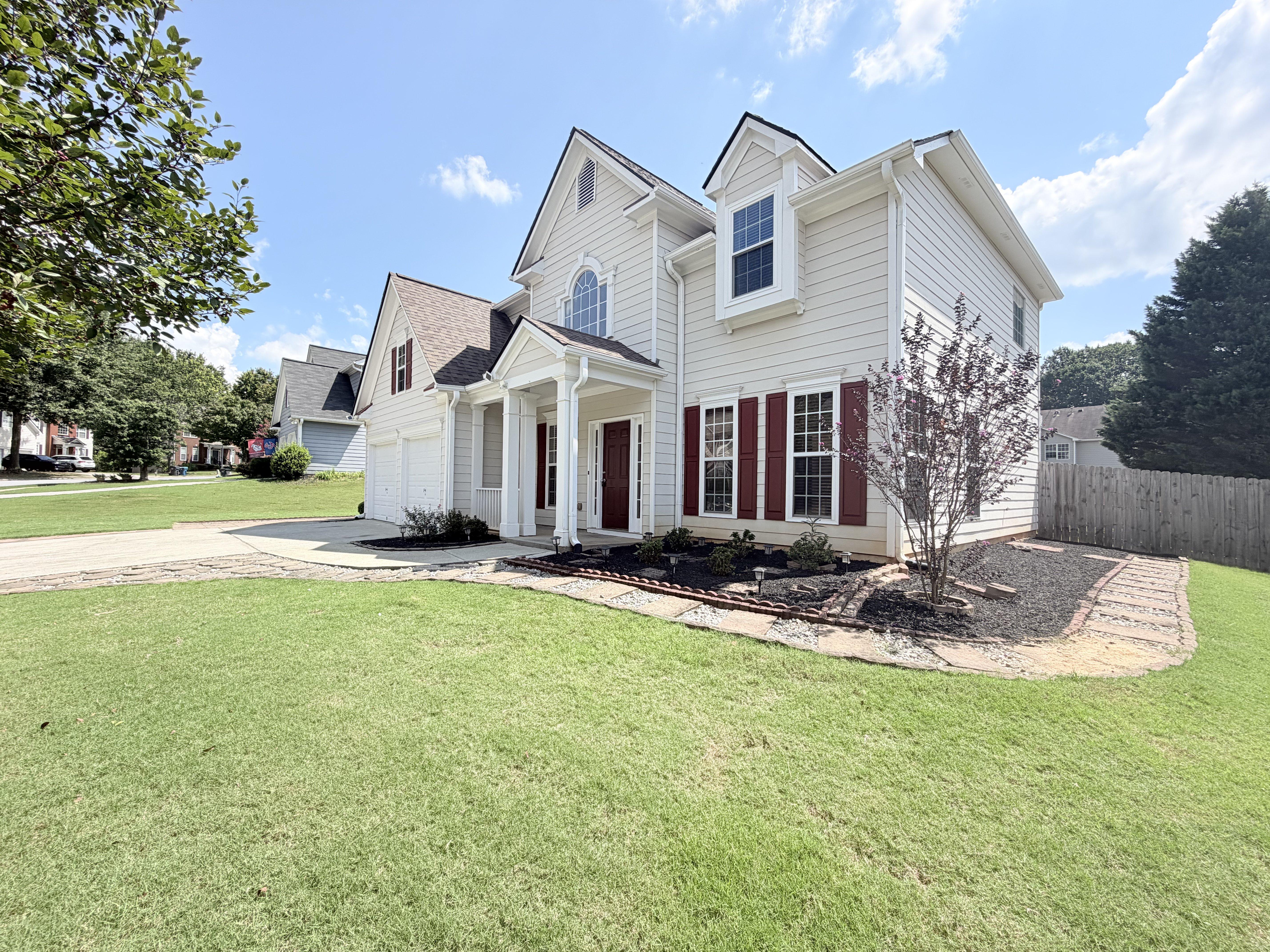 Photo 18 of 21 of 1414 Belfaire Lake Trl, Dacula, GA