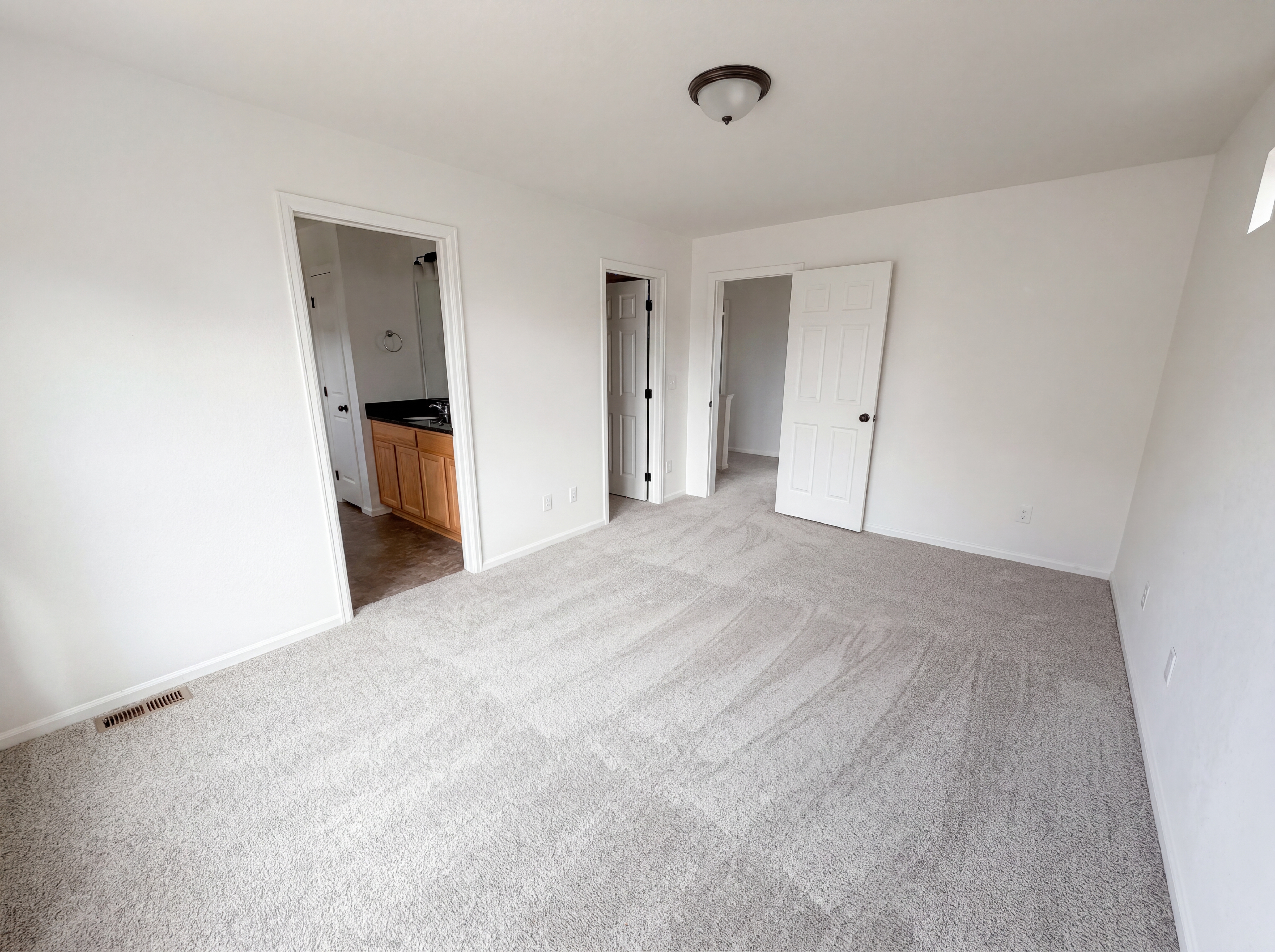 Photo 4 of 34 of 10186 Zeno St, Commerce City, CO