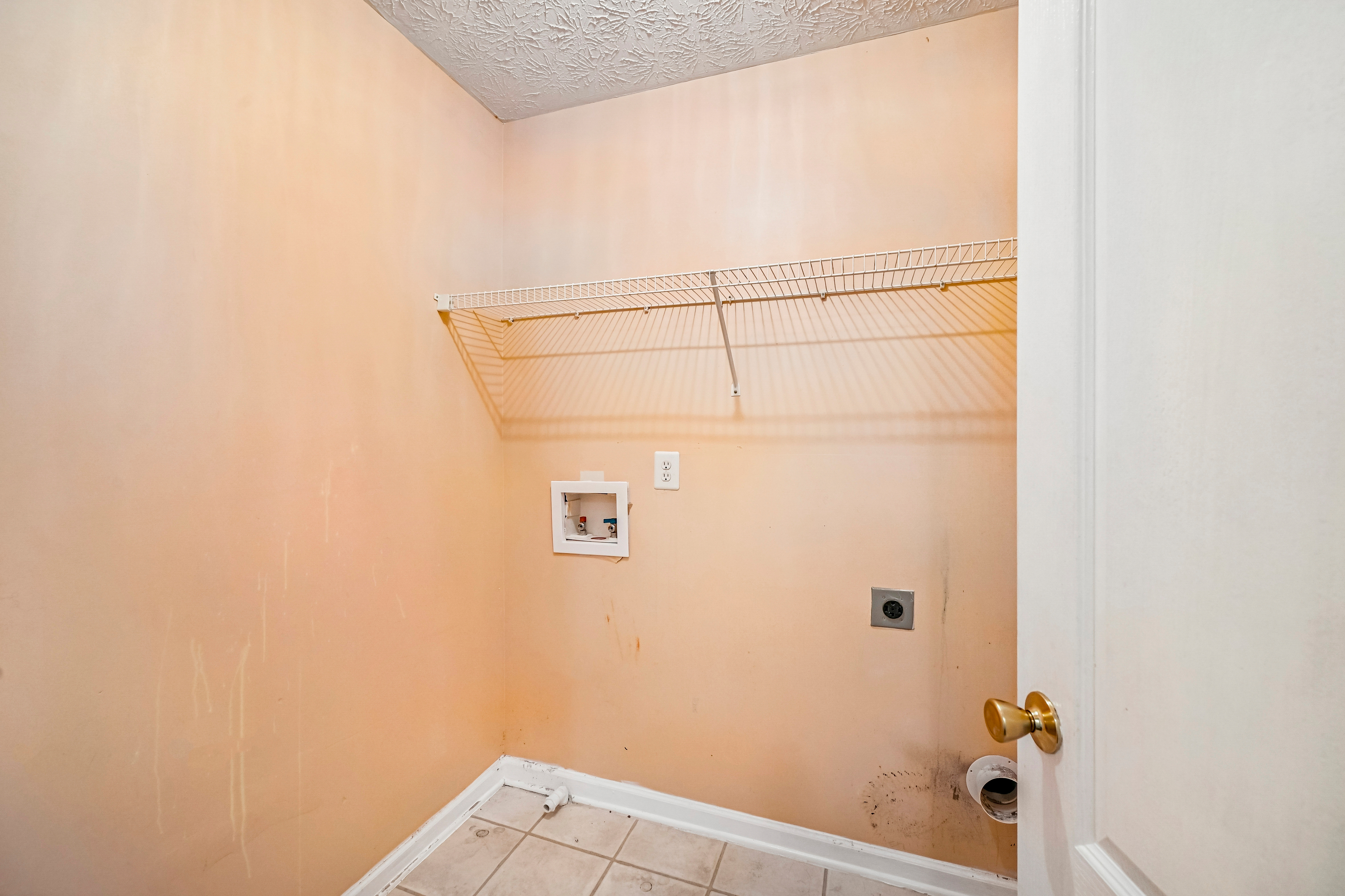 Photo 37 of 44 of 2083 Dylan Ct, Ellenwood, GA
