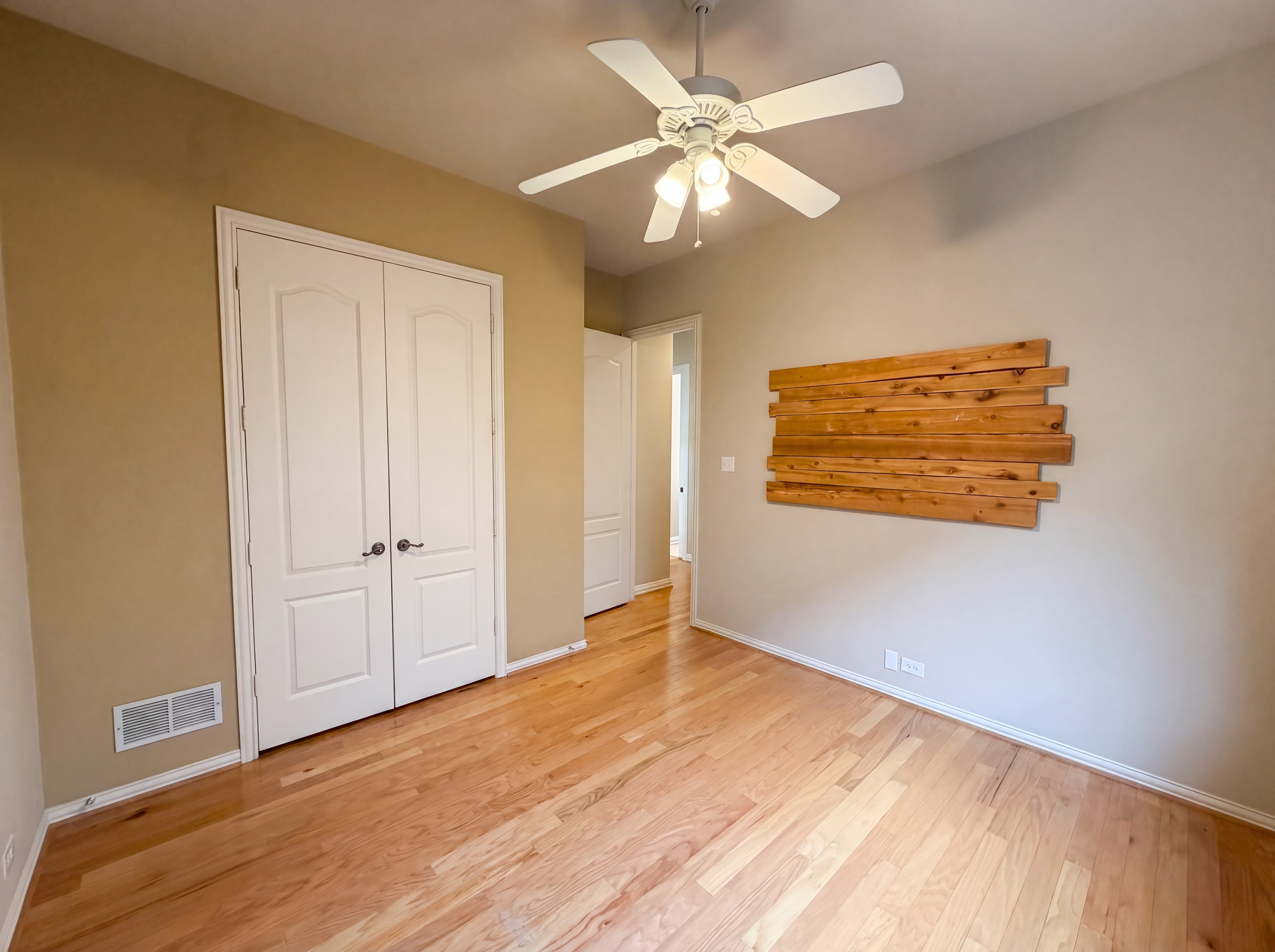 Photo 17 of 29 of 1309 Winding Brook Dr, Garland, TX