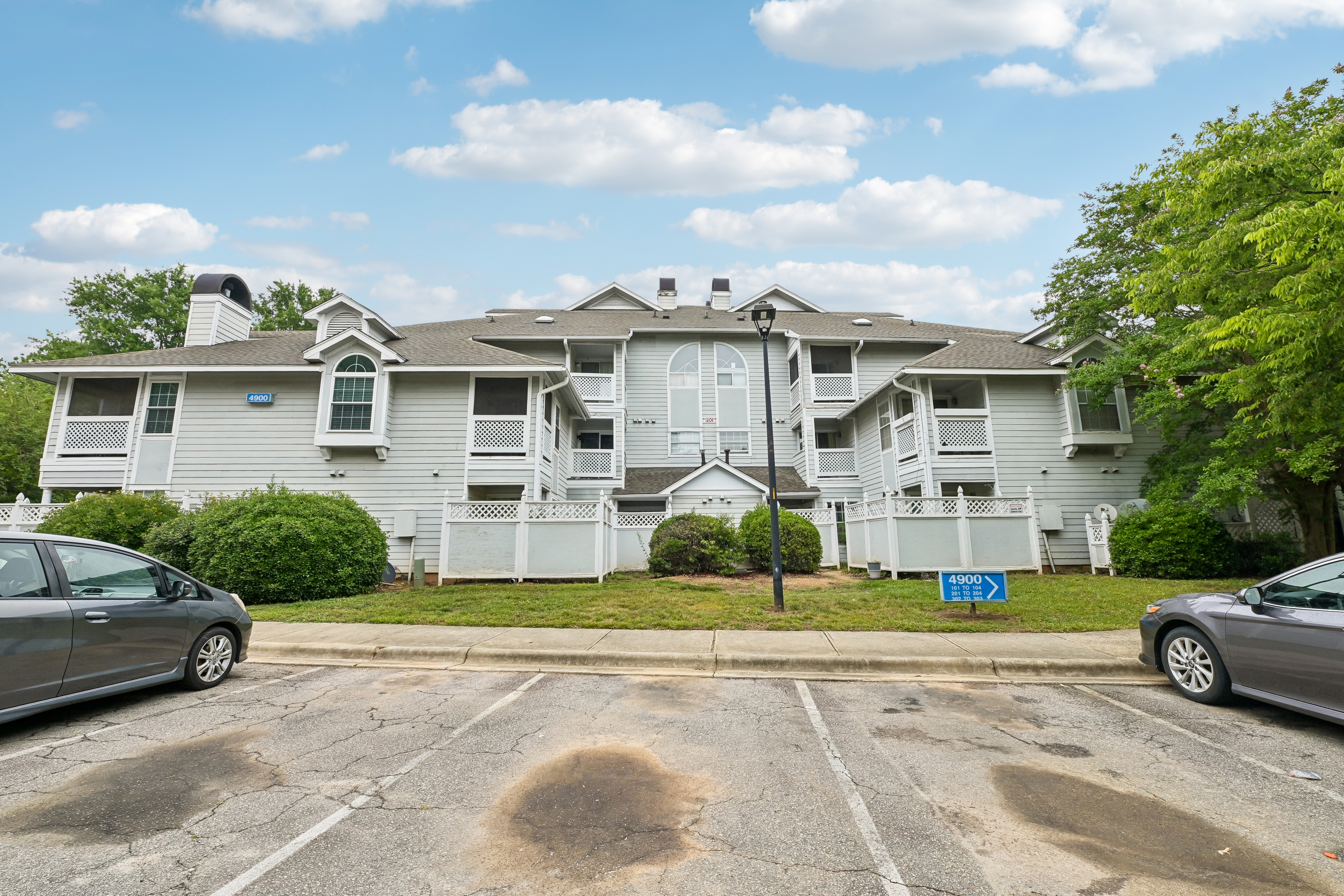 Photo 5 of 27 of 4900 Avenida Del Sol Dr, Raleigh, NC