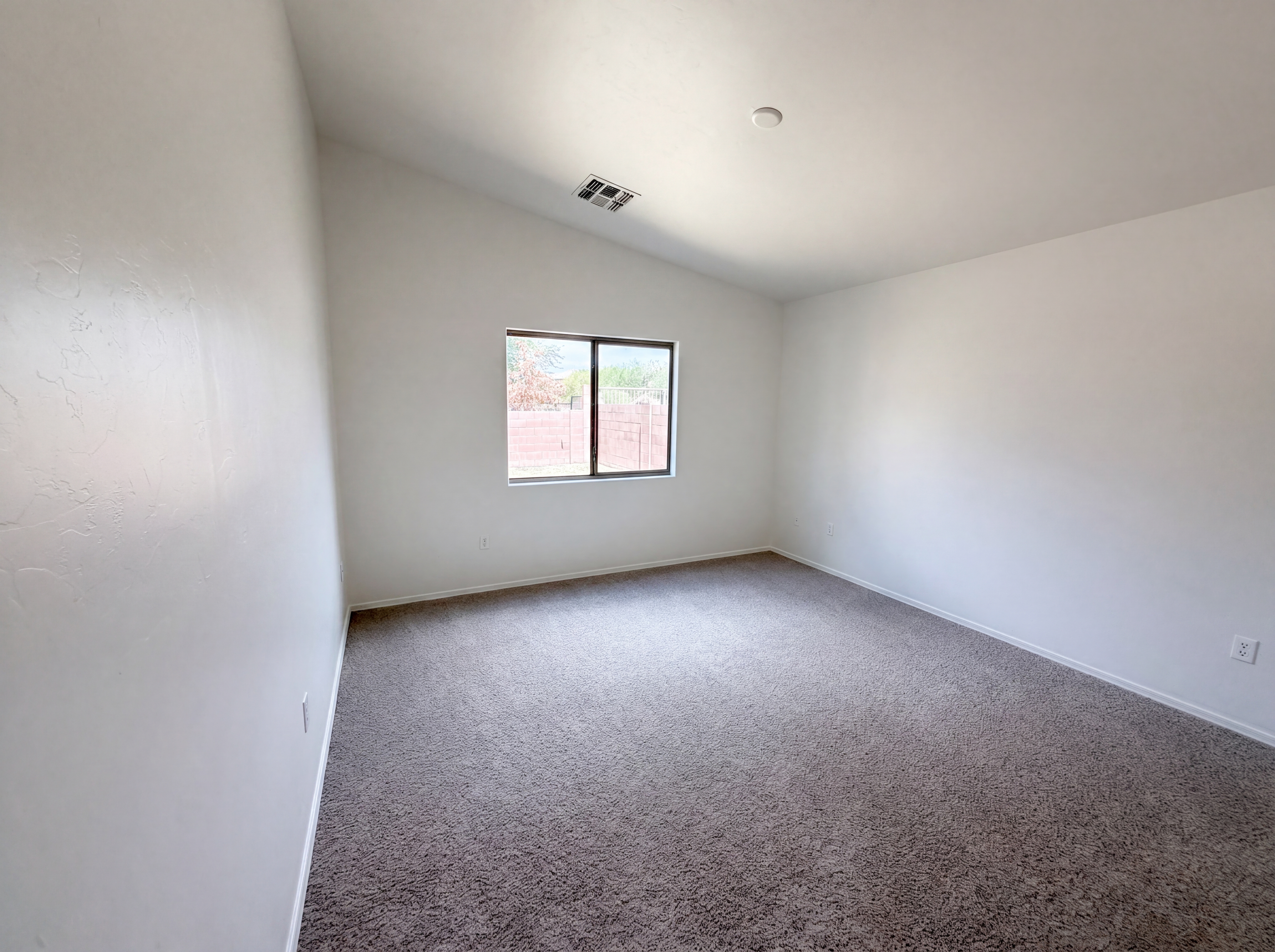 Photo 4 of 19 of 1067 E Lyle Canyon Dr, Sahuarita, AZ