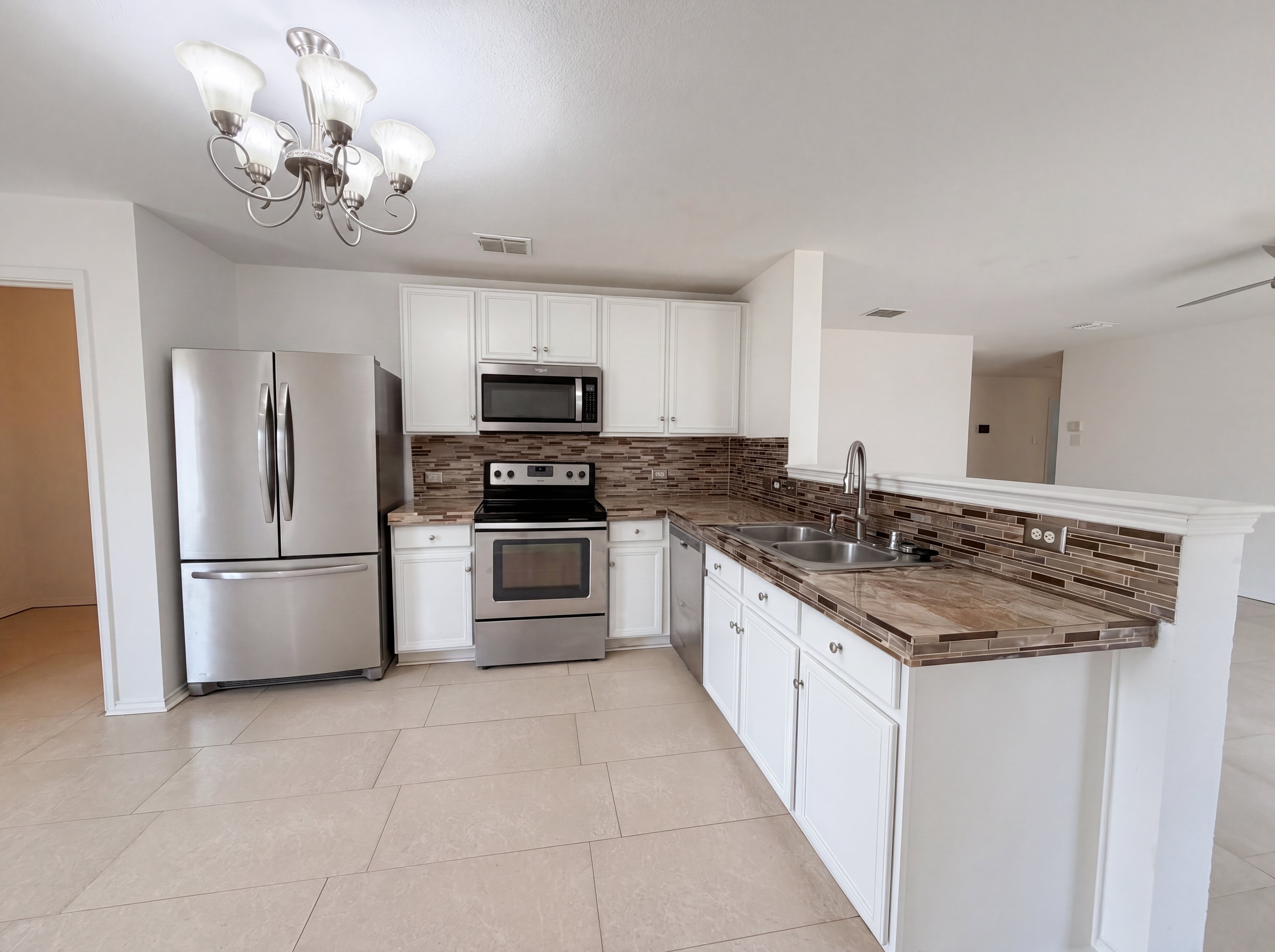 Photo 2 of 17 of 1120 Beaverwood Ln, Crowley, TX