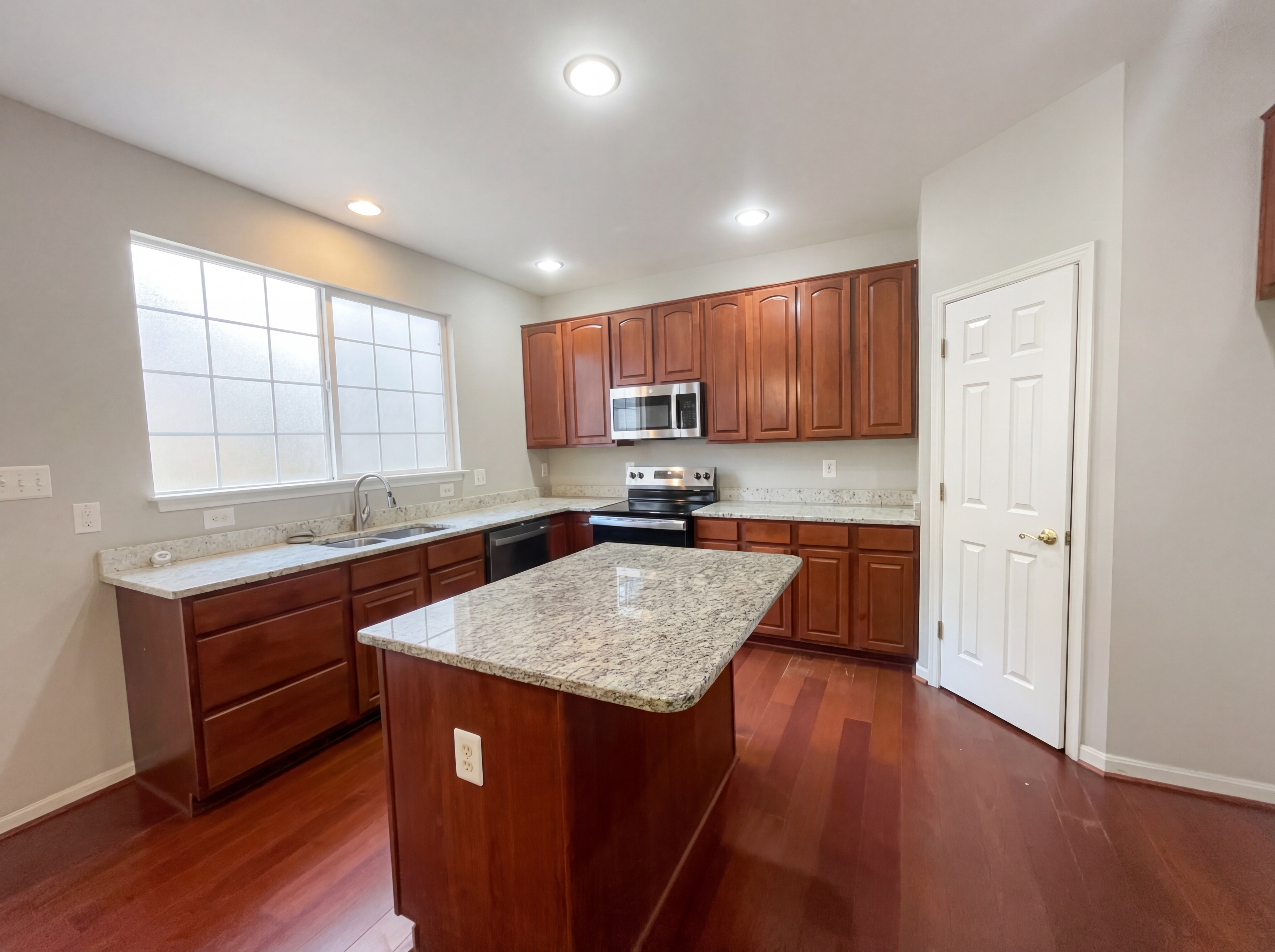 Photo 20 of 51 of 9300 Bradley Ct, Manassas Park, VA