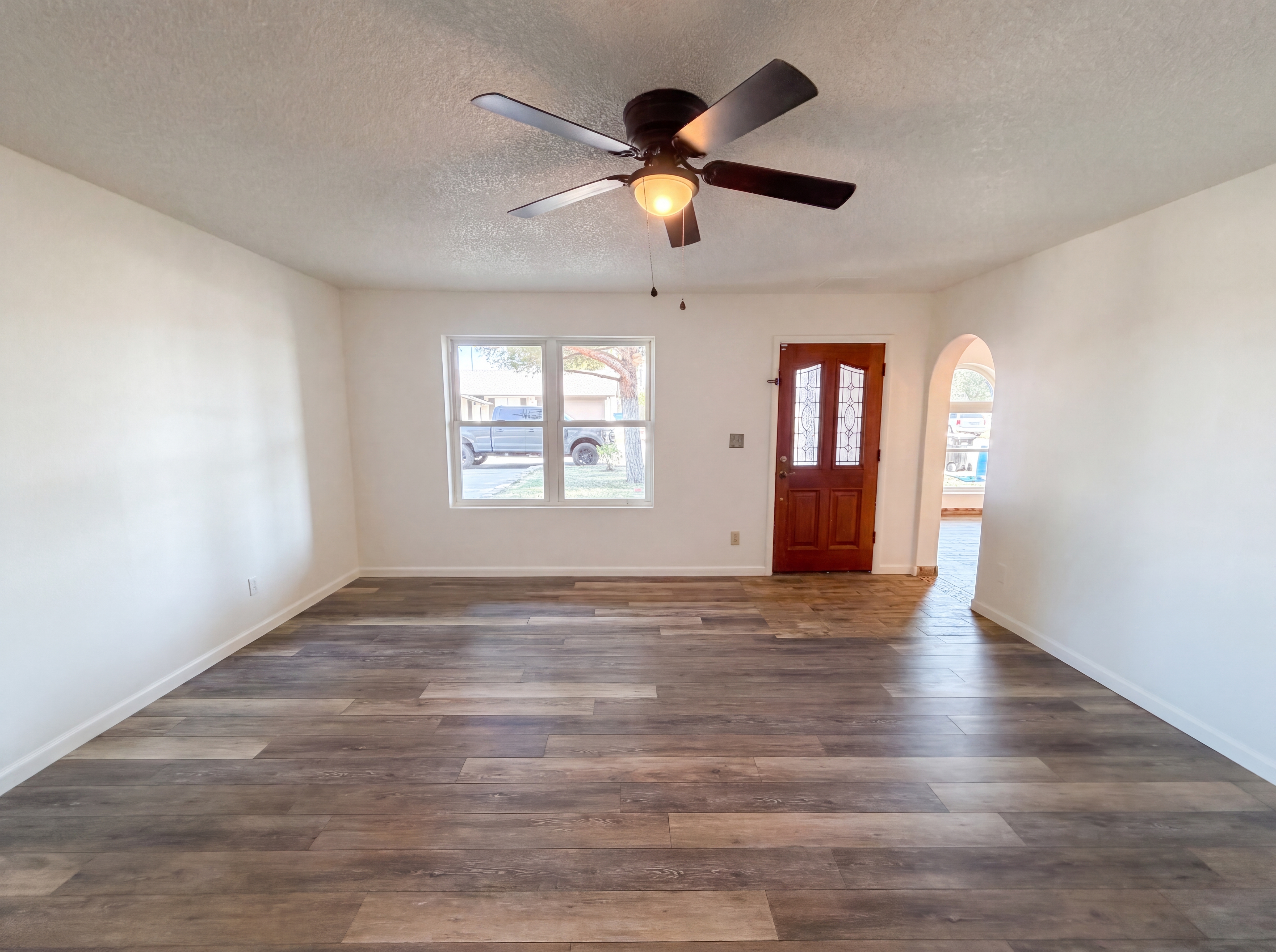 Photo 10 of 25 of 2115 W Danbury Rd, Phoenix, AZ