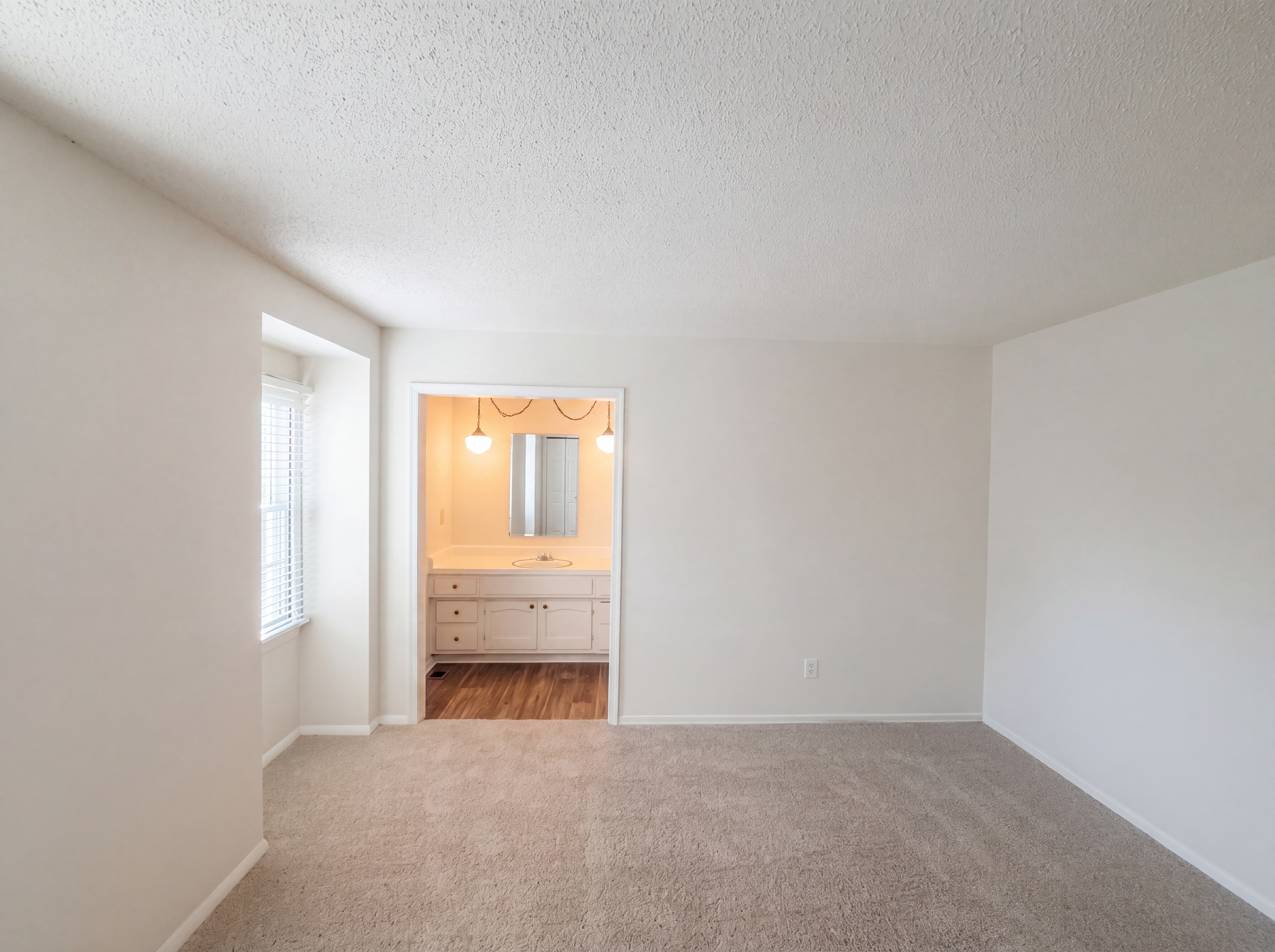 Photo 14 of 21 of 3229 Regents Park Ln, Greensboro, NC